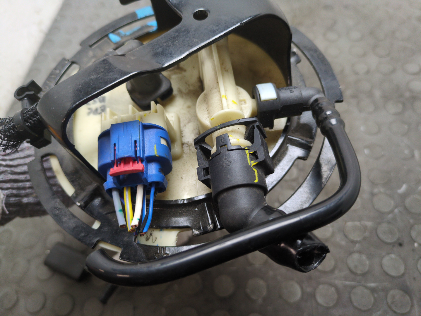 Насос топливный электрический