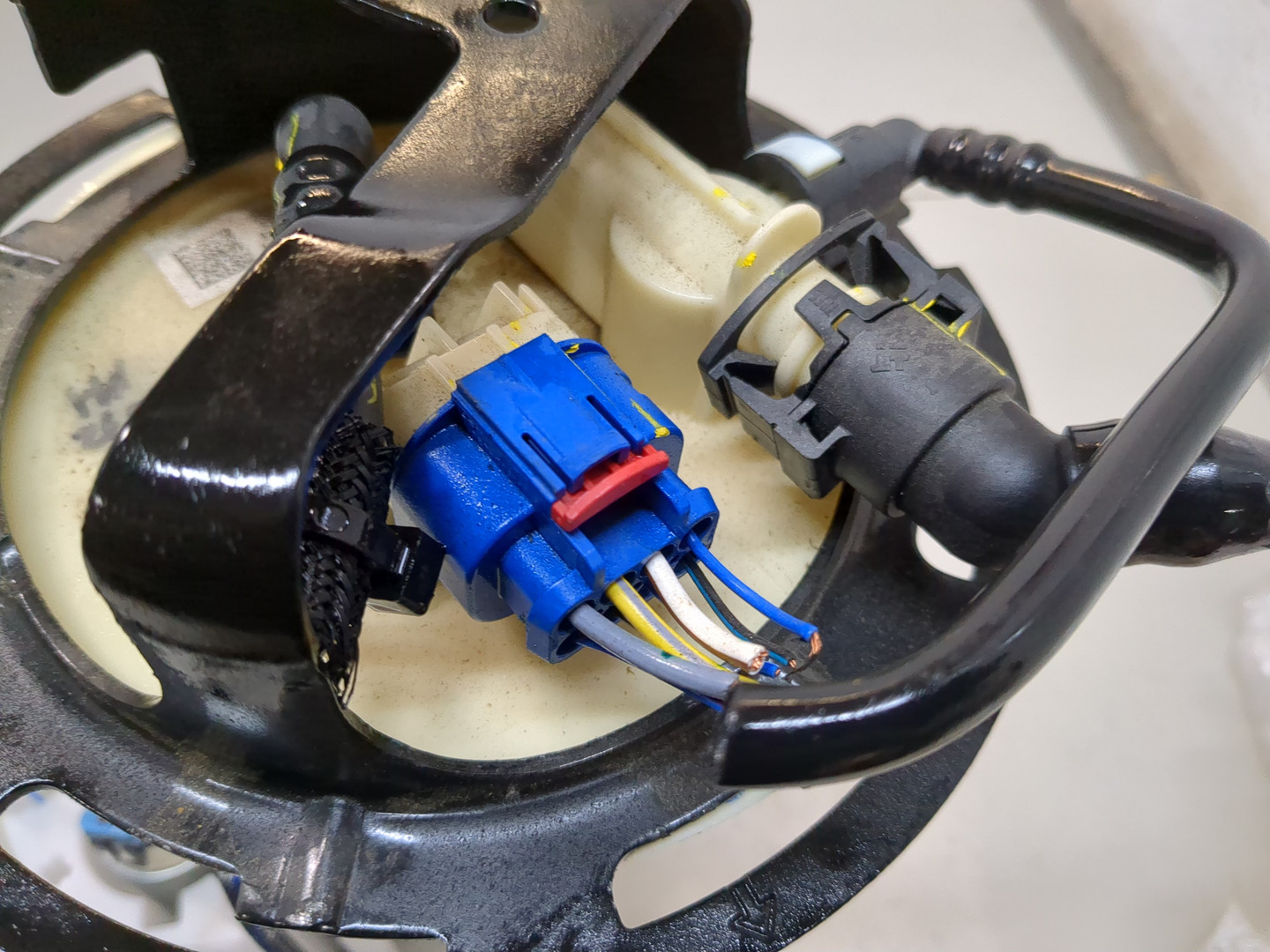 Насос топливный электрический