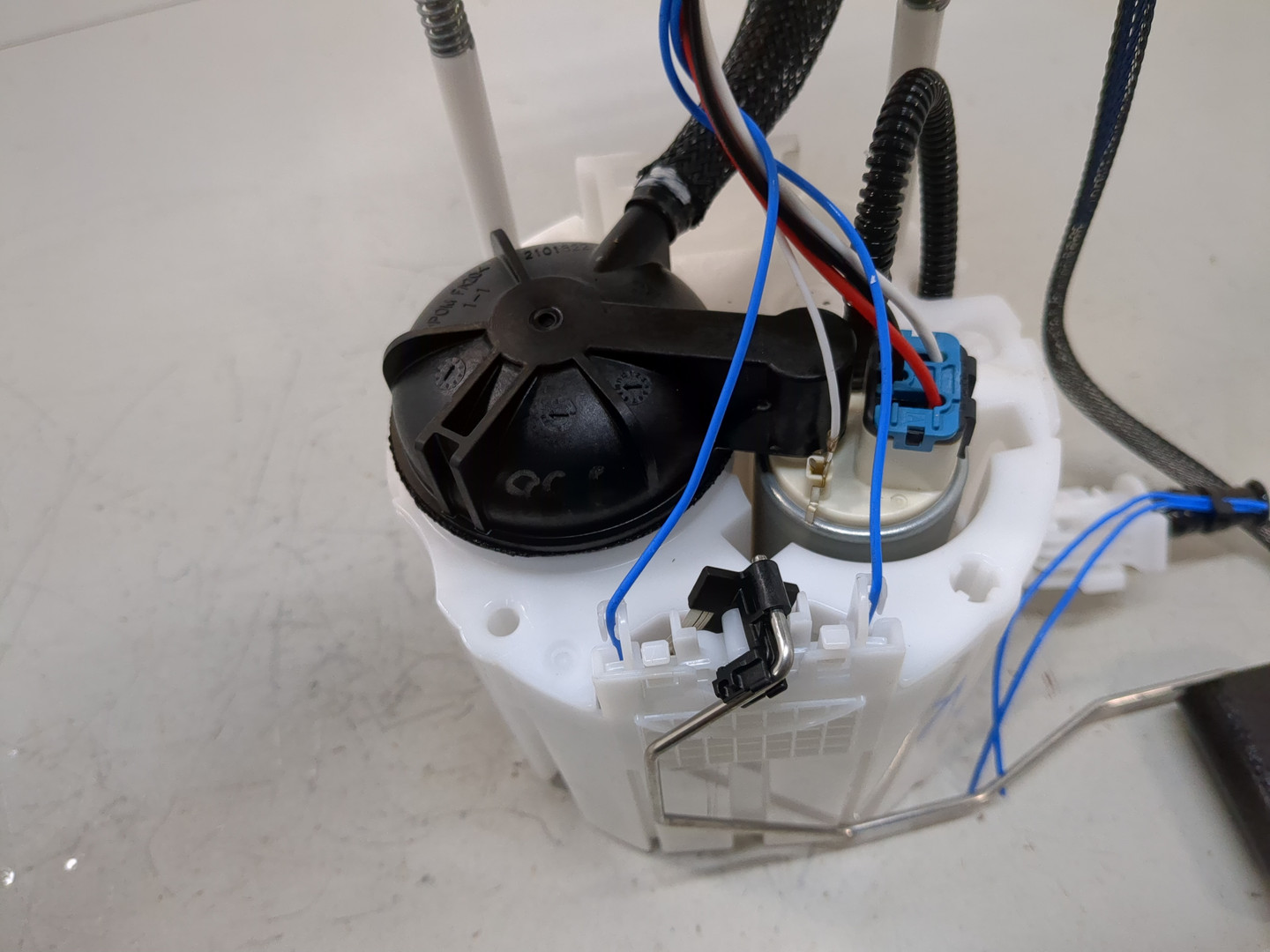 Насос топливный электрический