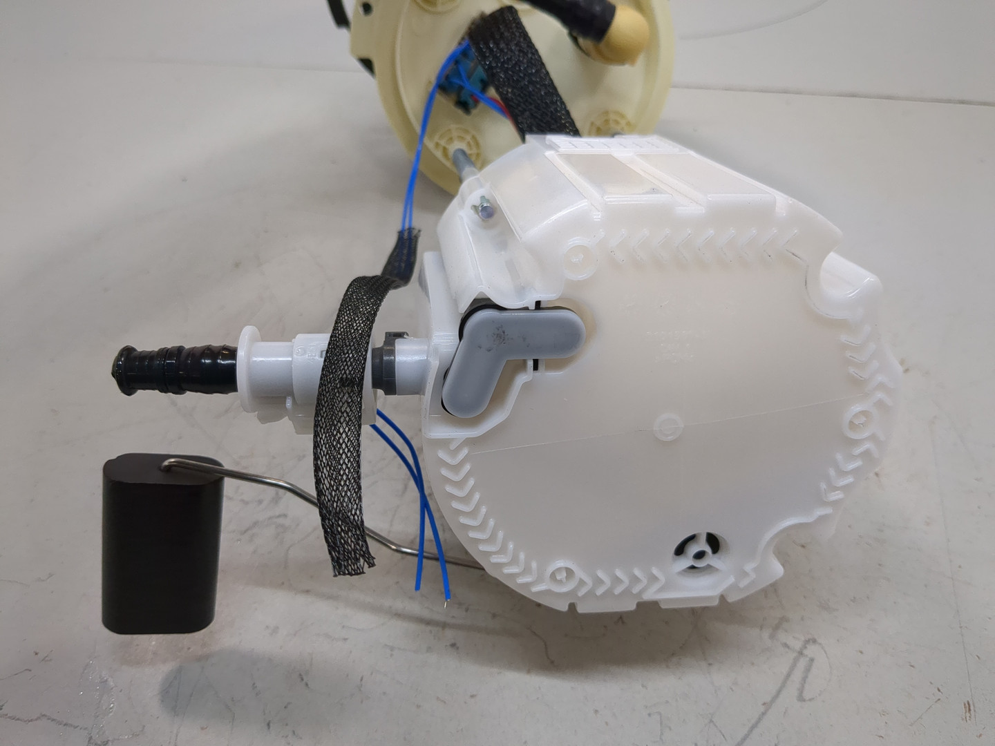 Насос топливный электрический