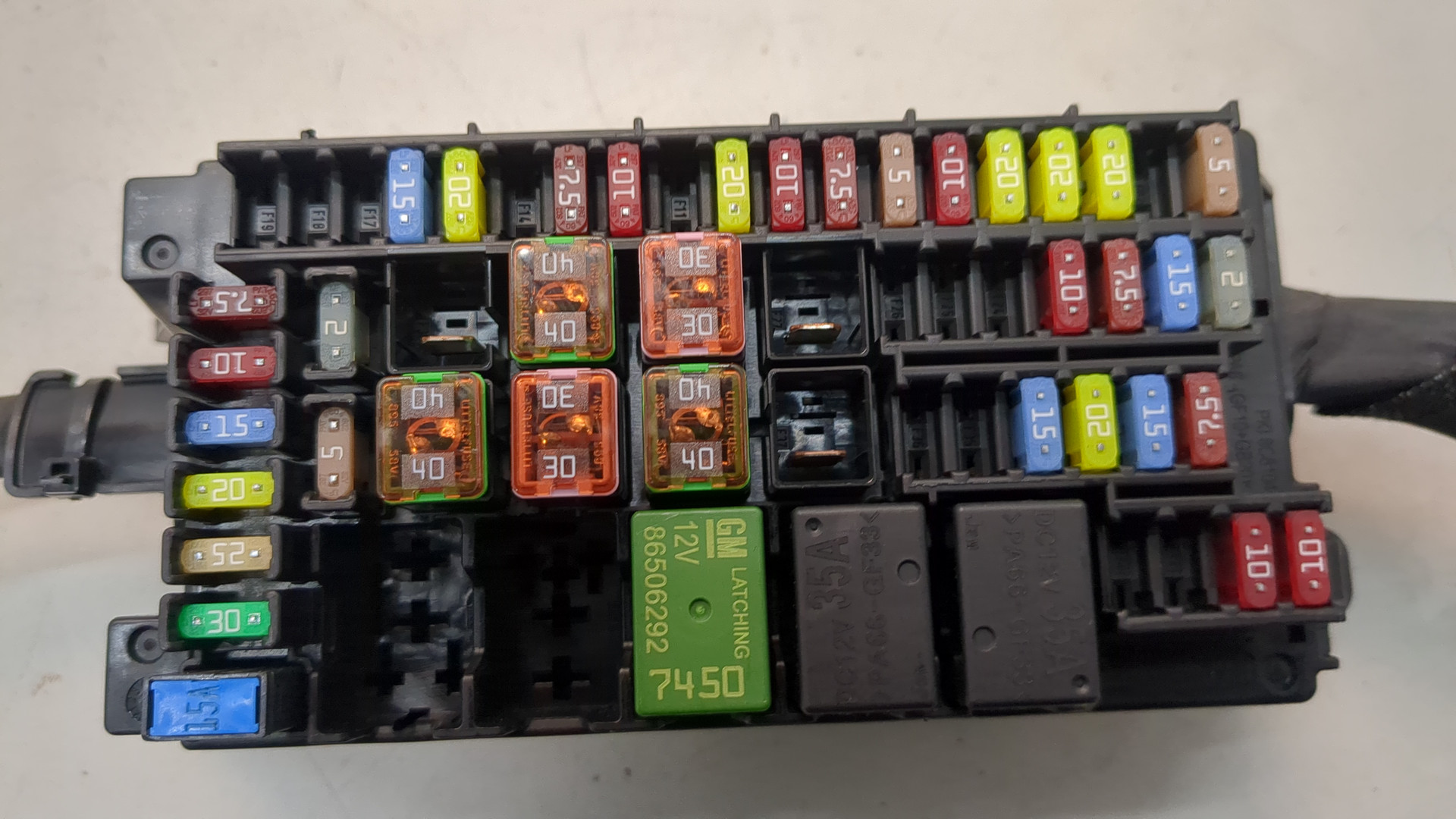 Блок предохранителей