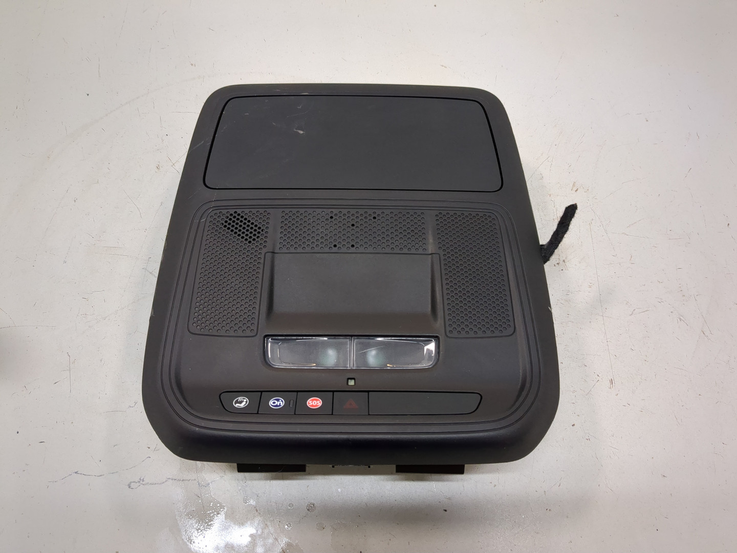 Плафон салонный