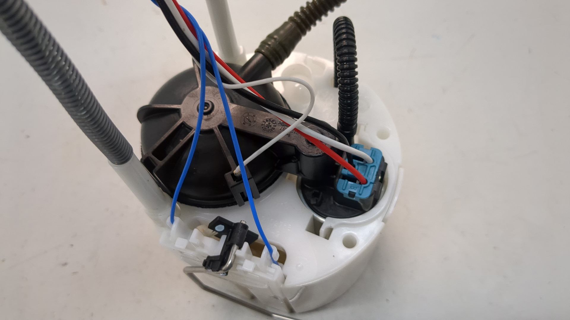 Насос топливный электрический