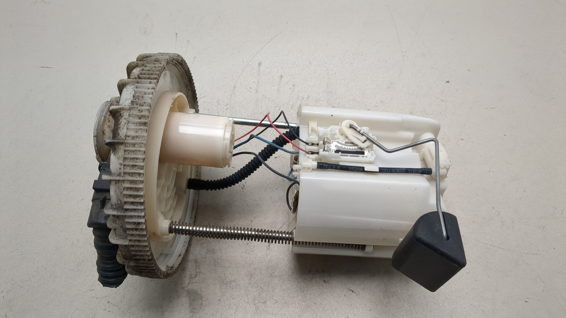 Насос топливный электрический