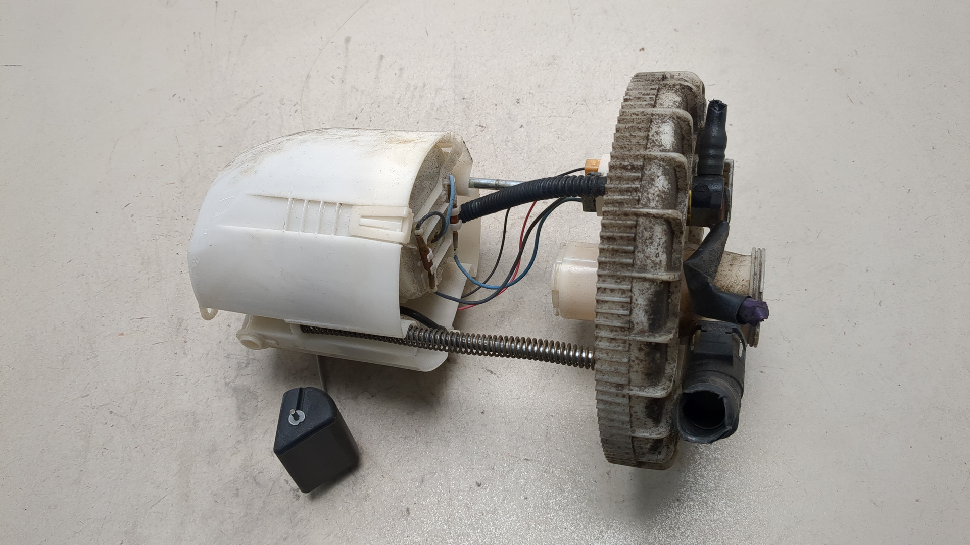 Насос топливный электрический