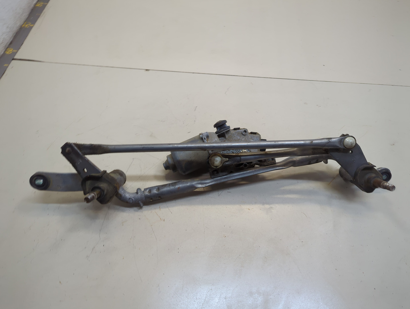 Трапеция стеклоочистителей