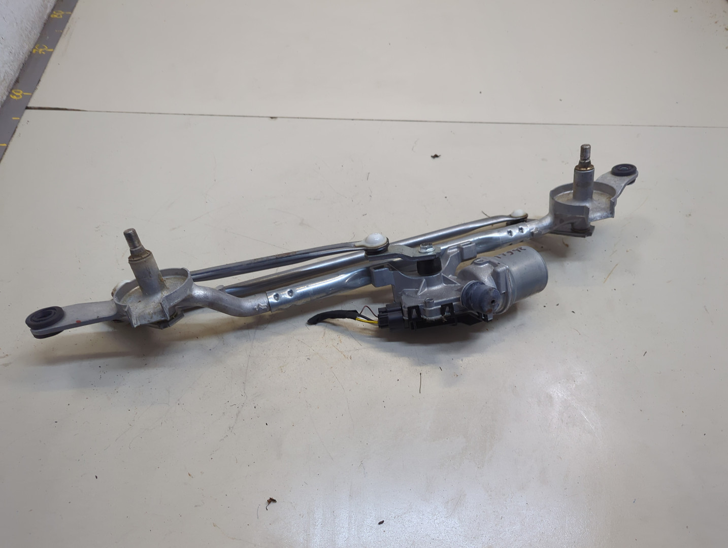 Трапеция стеклоочистителей