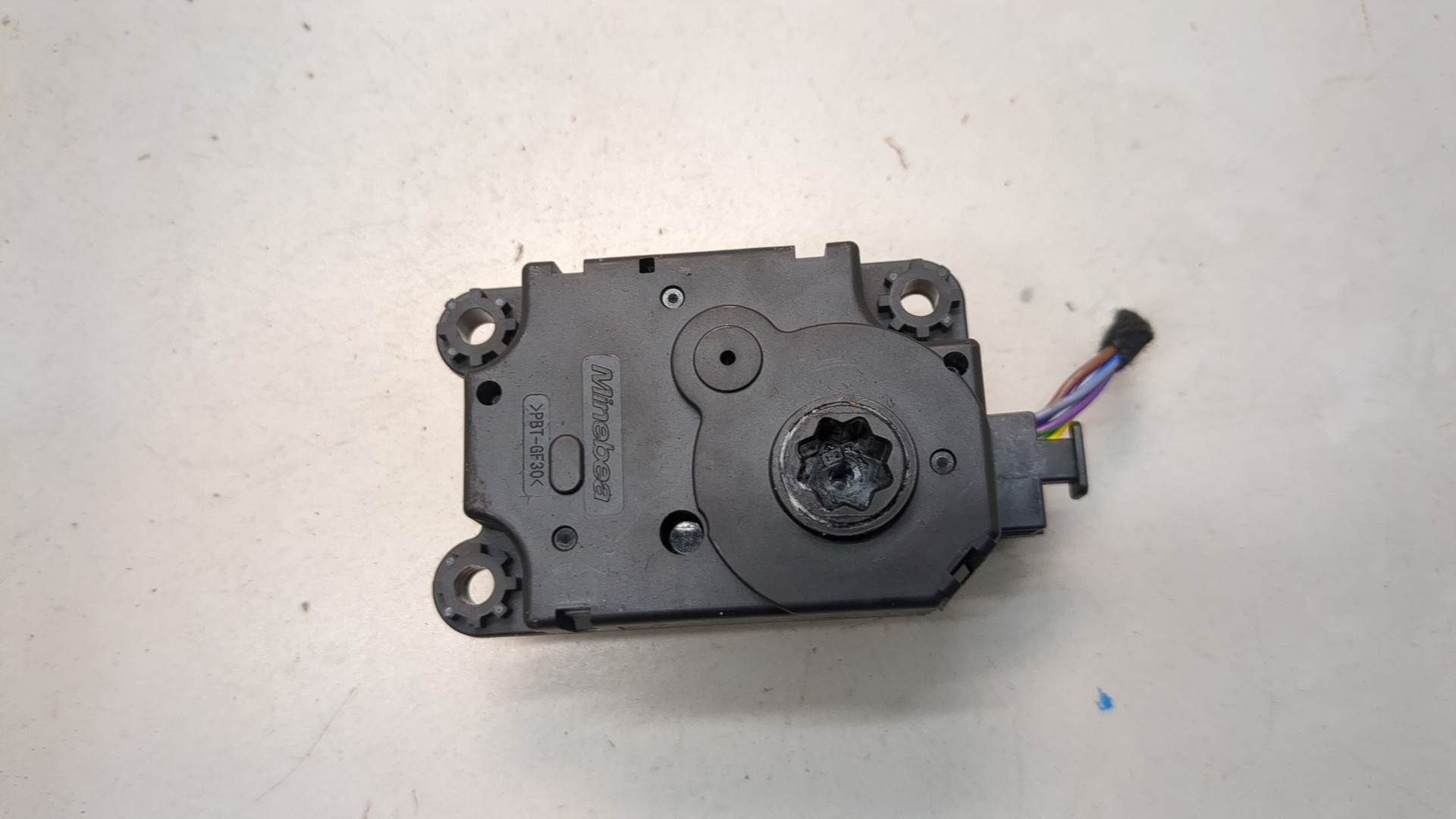 Моторчик заслонки печки