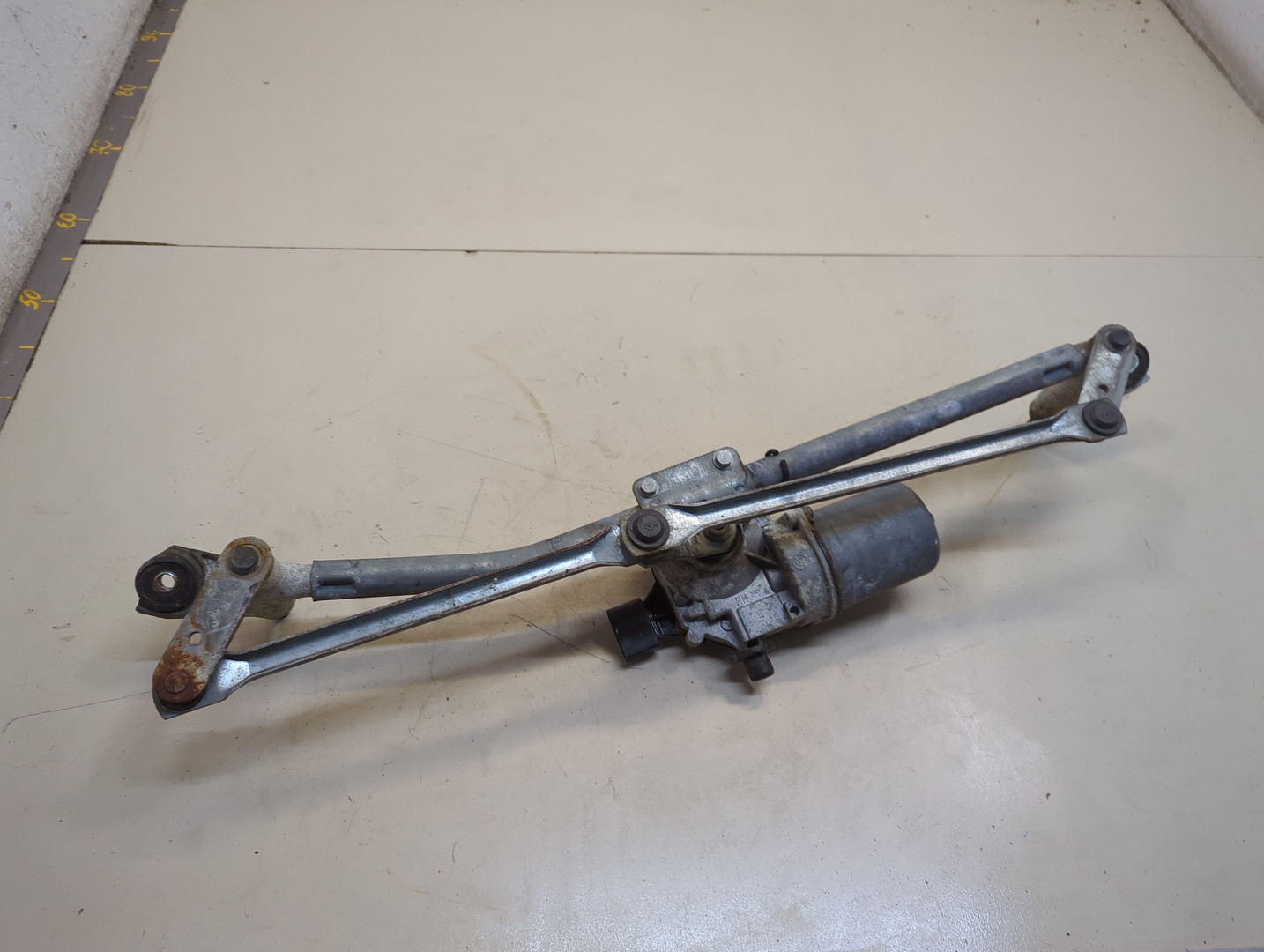 Трапеция стеклоочистителей