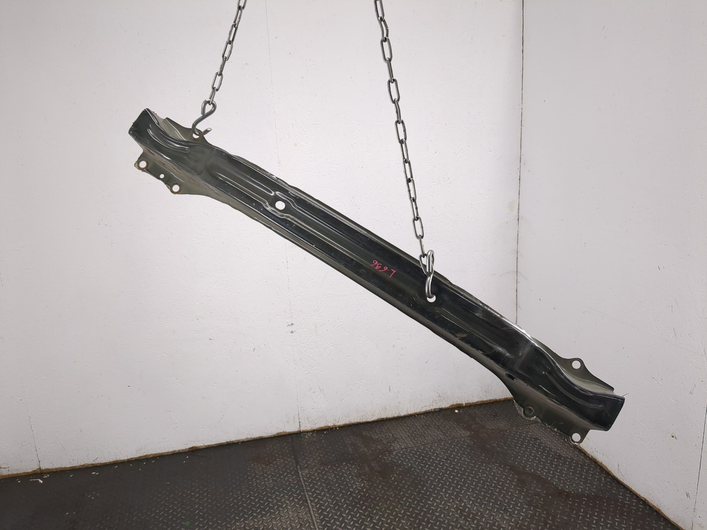 Усилитель заднего бампера