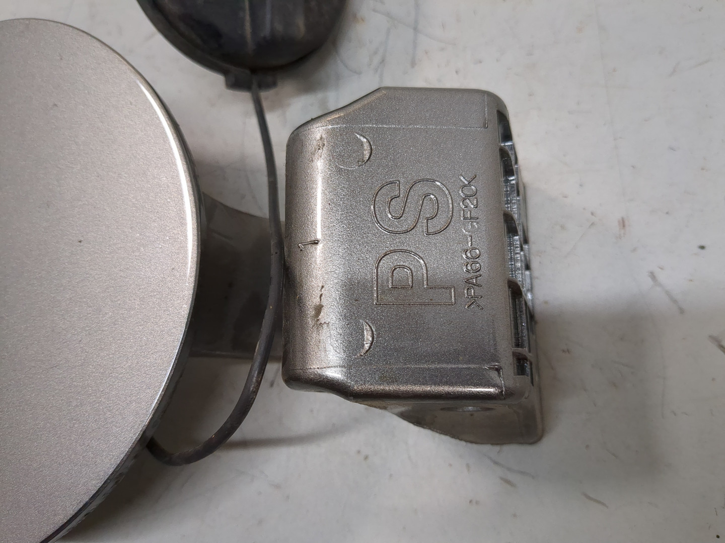 Лючок бензобака