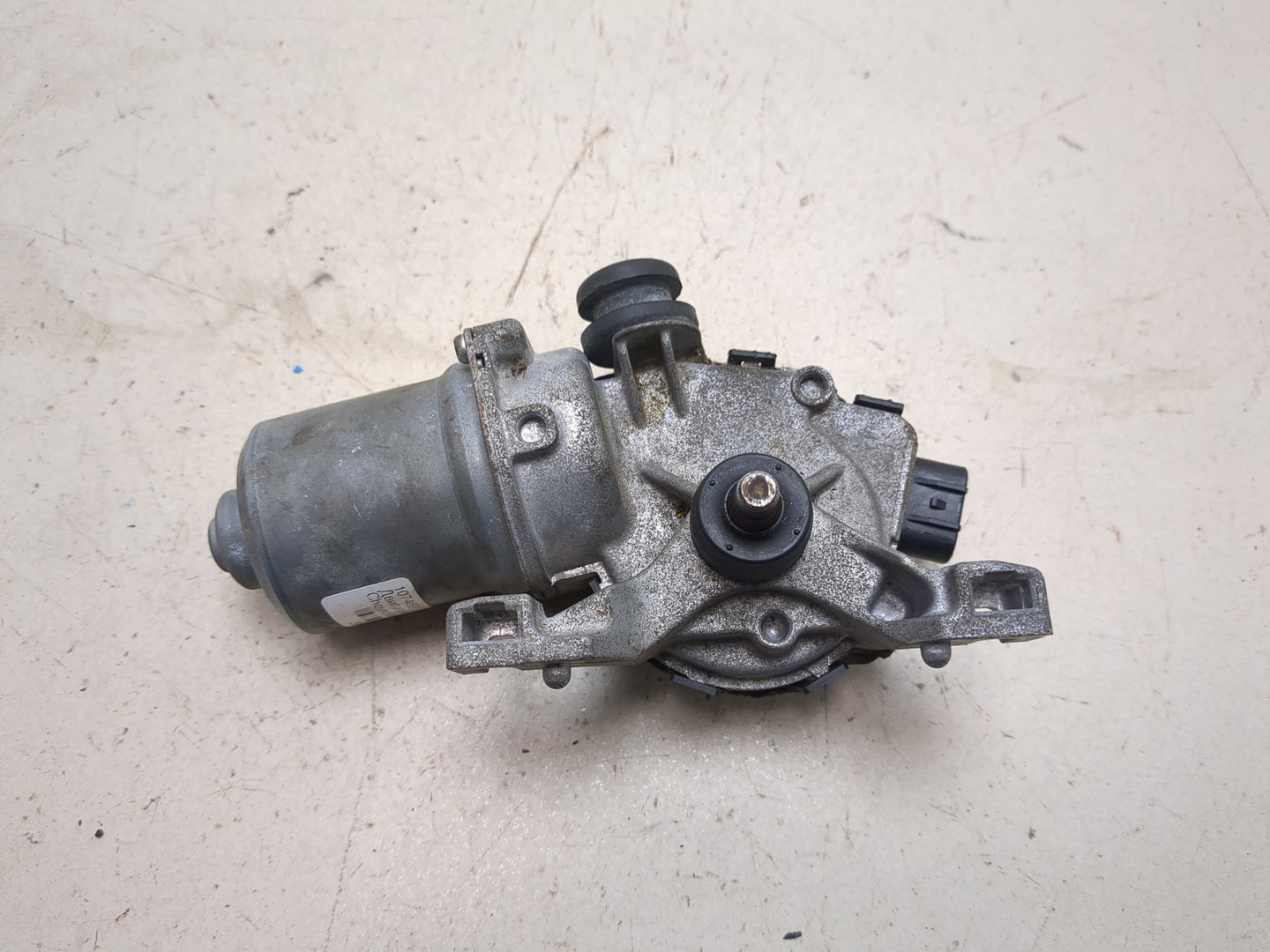 Моторчик стеклоочистителя передний