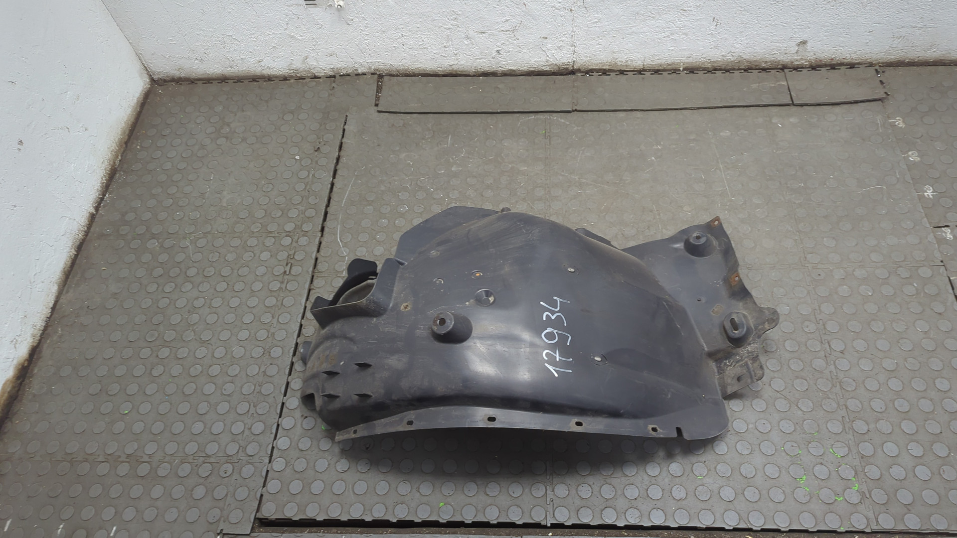 Локер передний левый