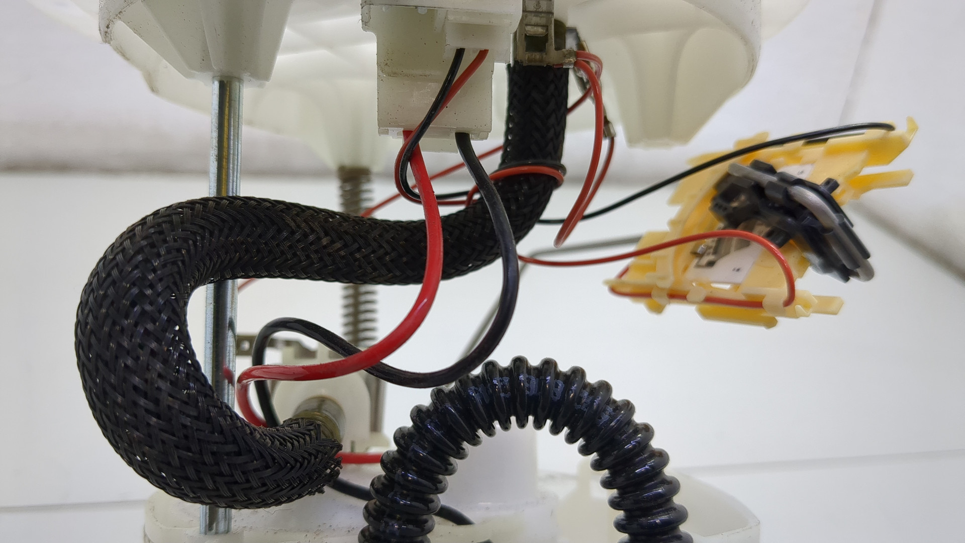 Насос топливный электрический