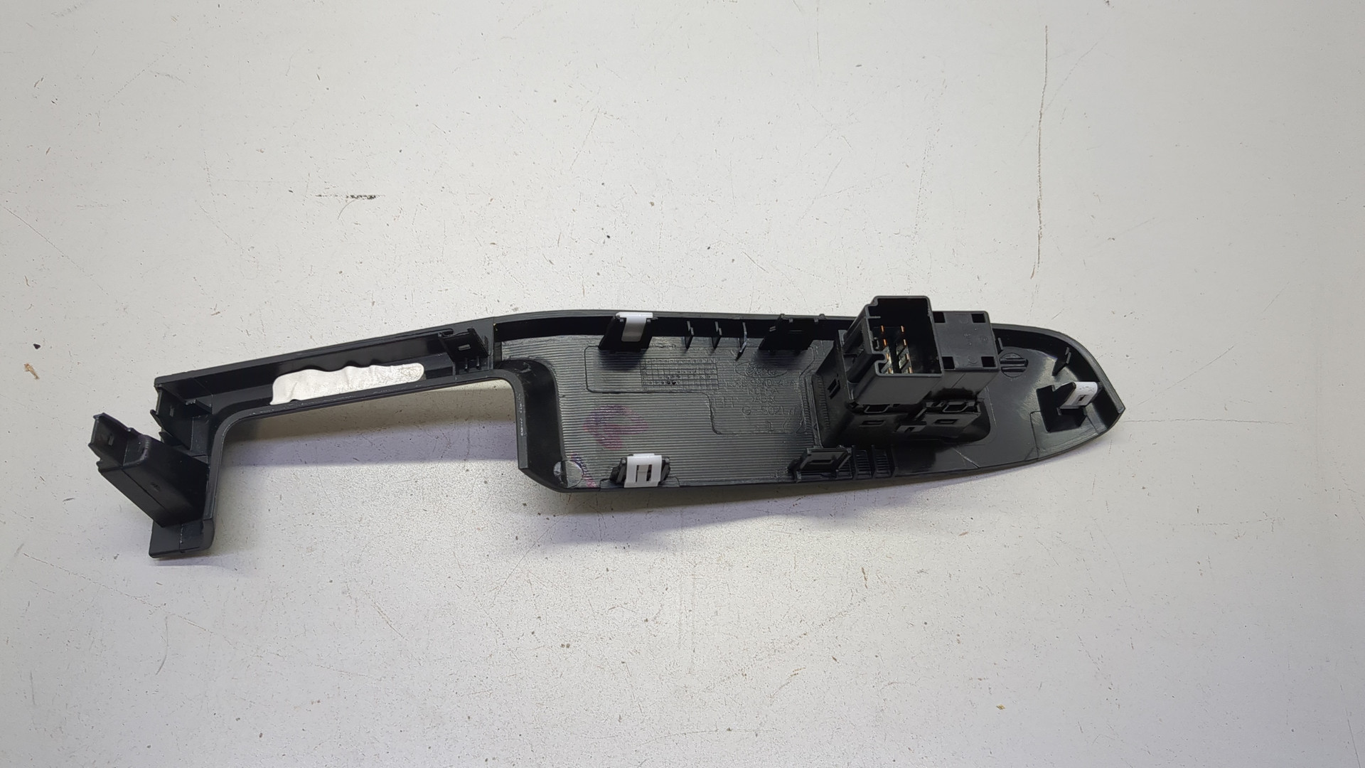 Кнопка стеклоподъемника