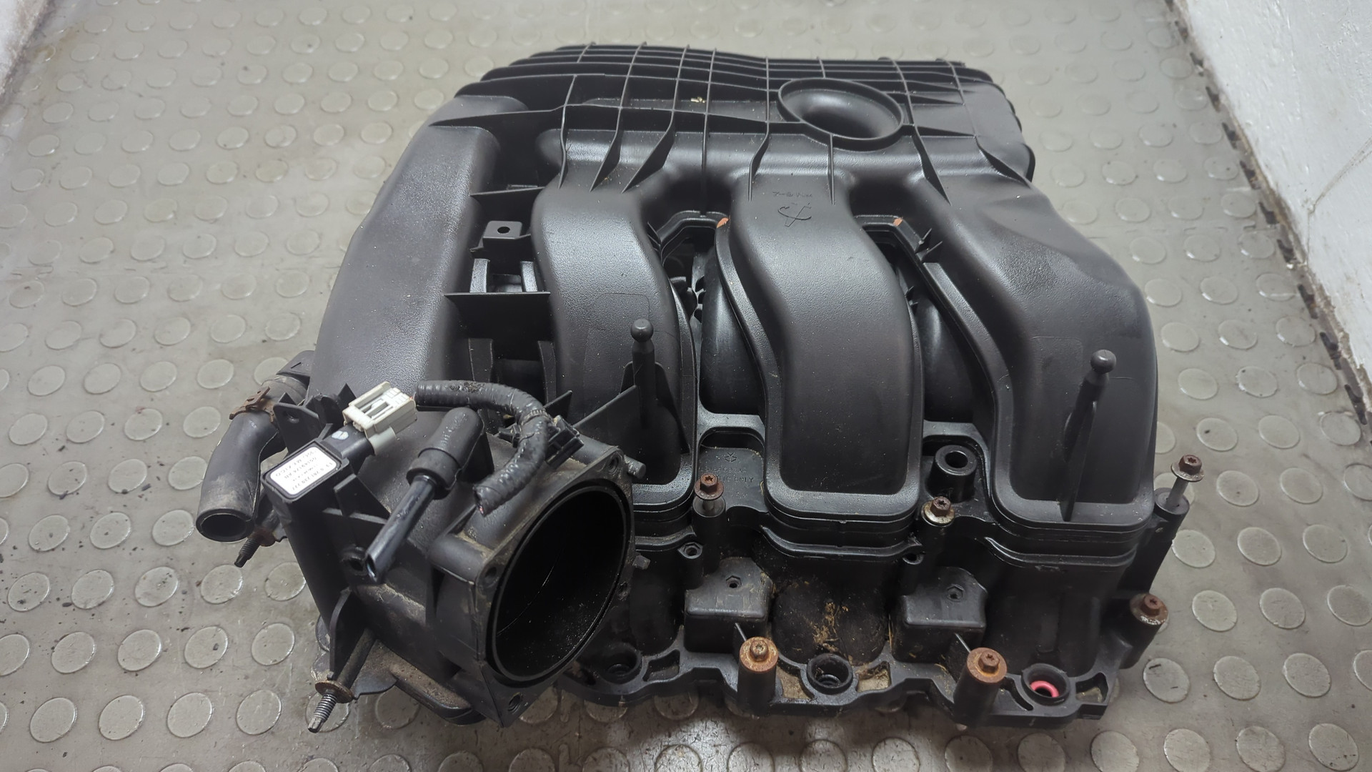 Коллектор впускной