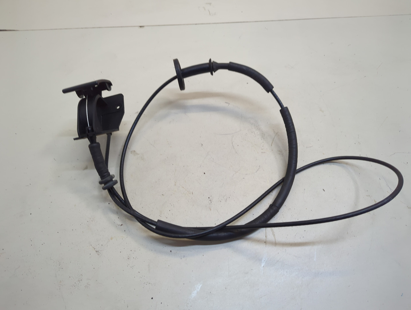 Ручка открывания капота