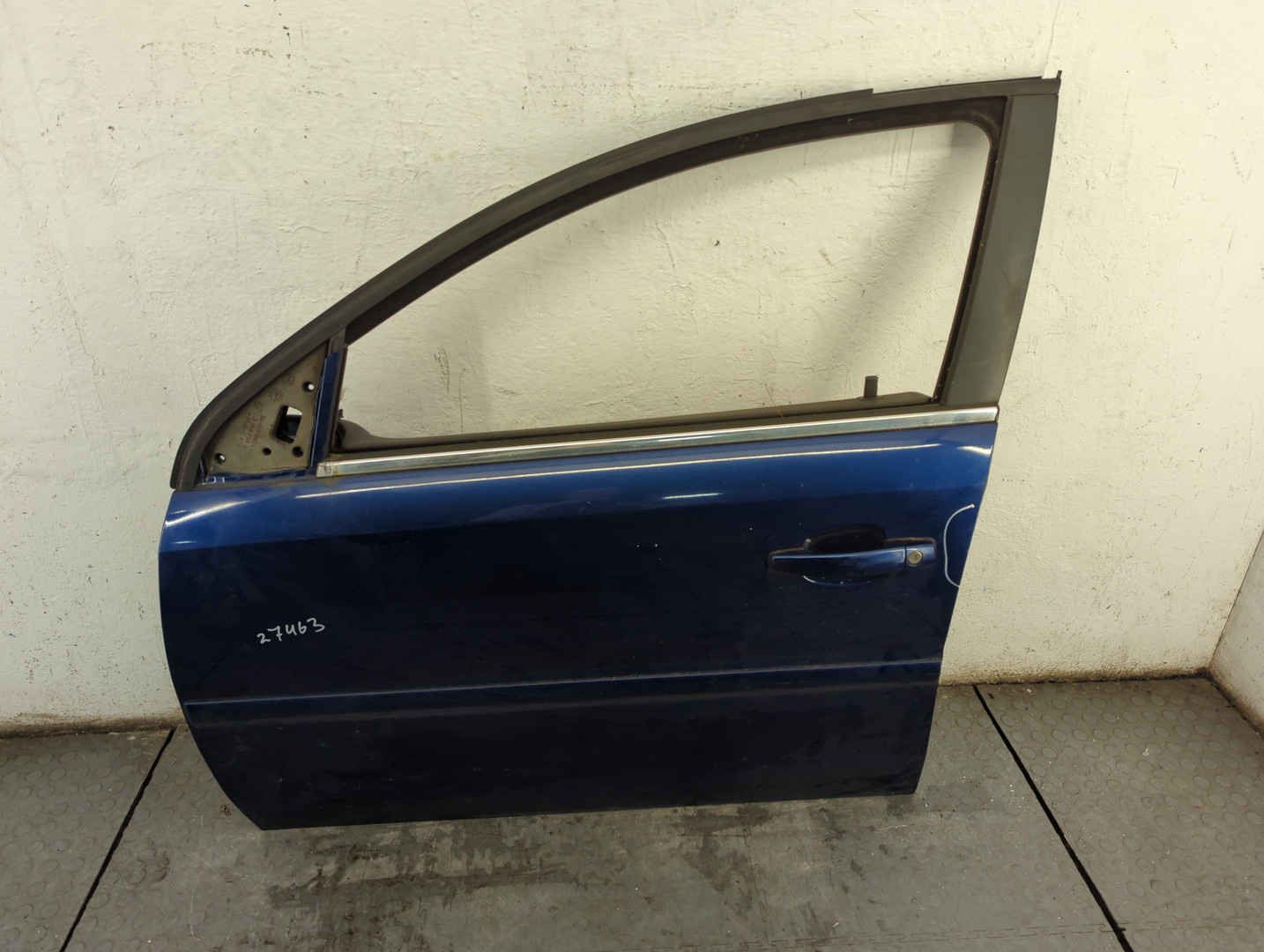 Дверь передняя левая
