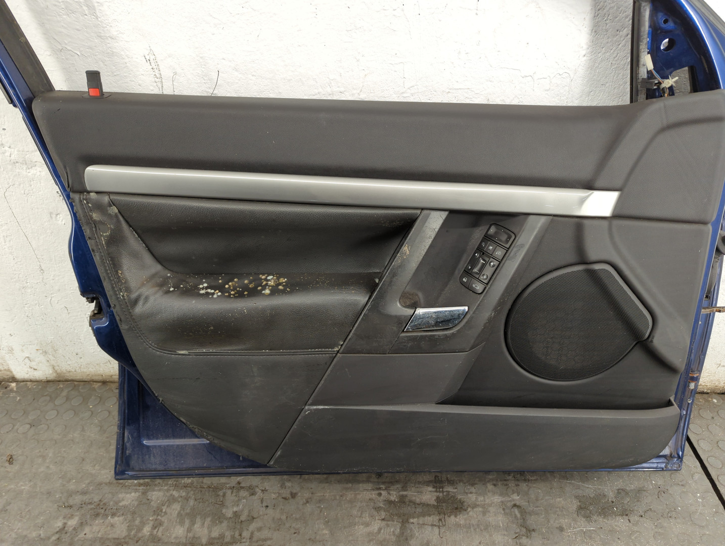 Дверь передняя левая