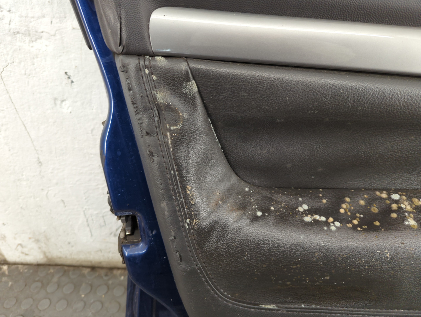 Дверь передняя левая