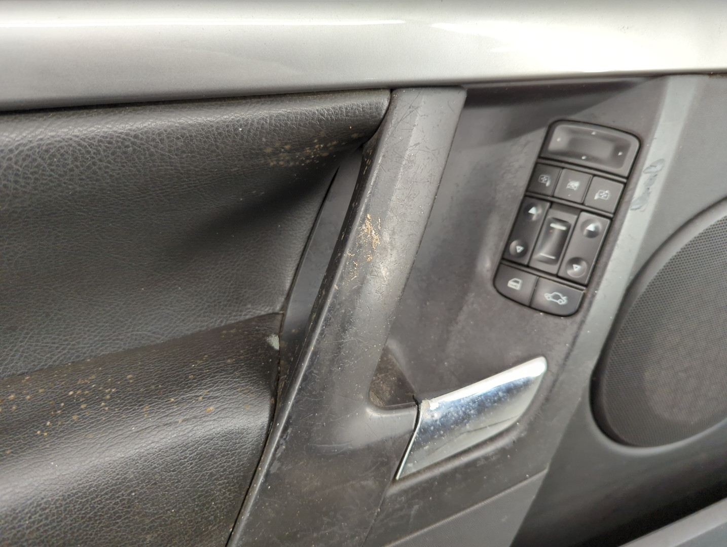 Дверь передняя левая