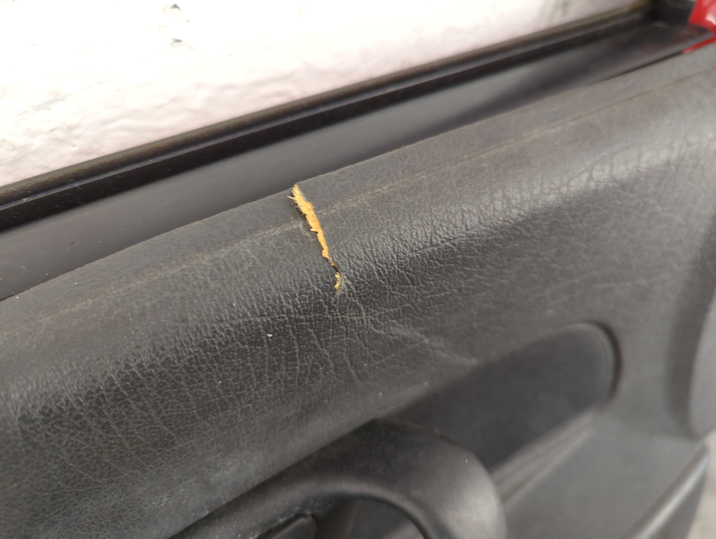 Дверь передняя левая