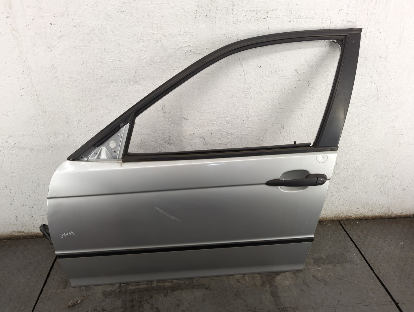 Дверь передняя левая