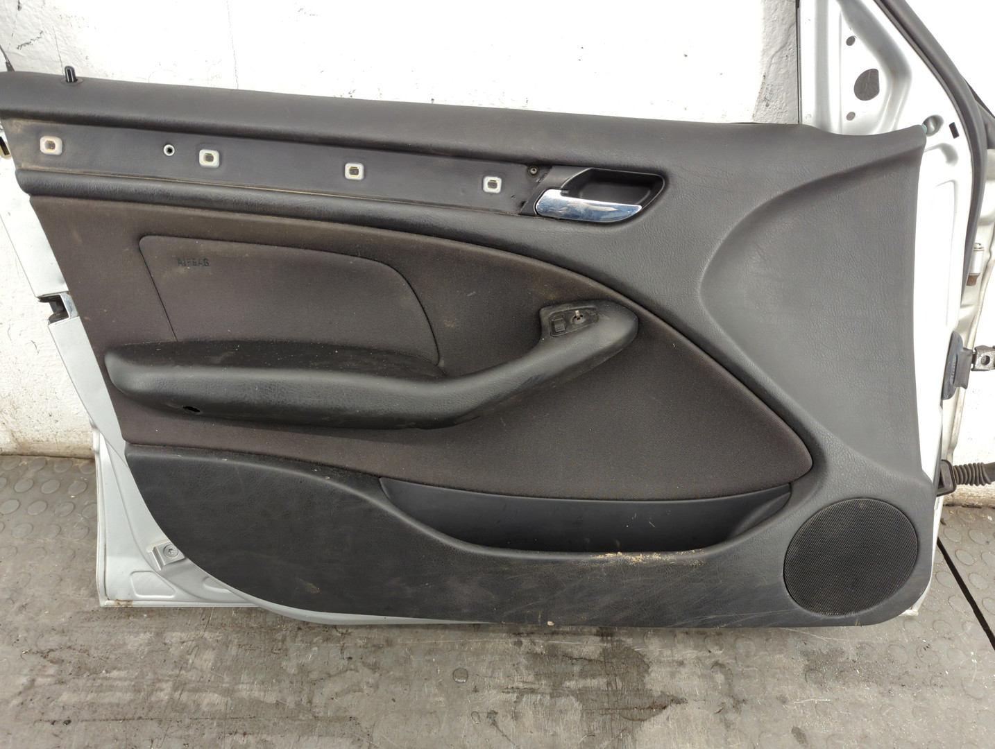 Дверь передняя левая