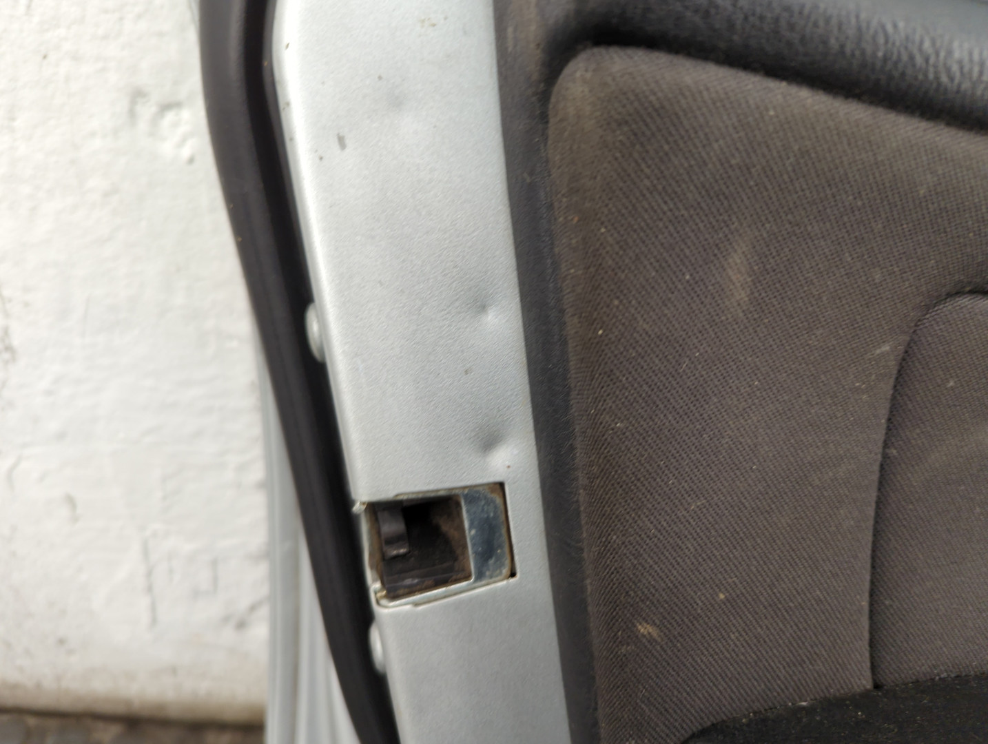 Дверь передняя левая