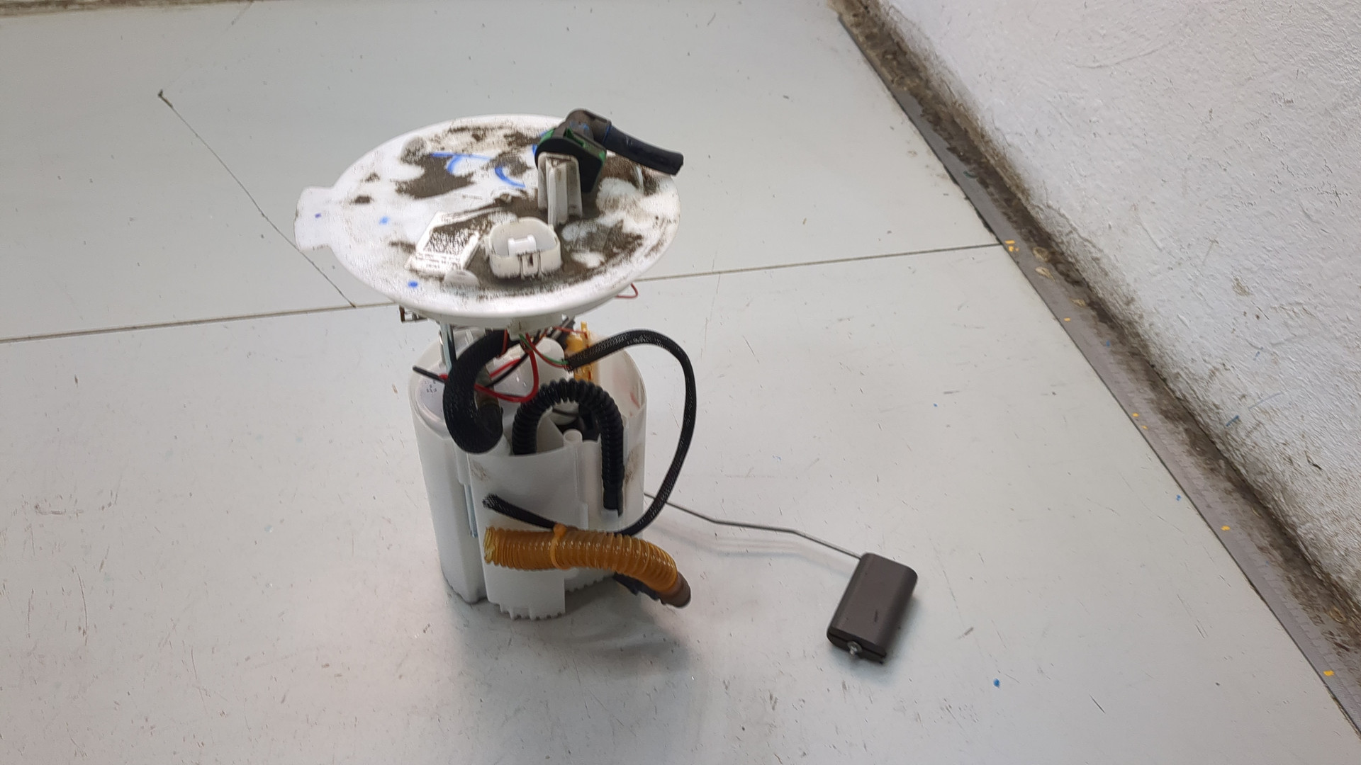 Насос топливный электрический