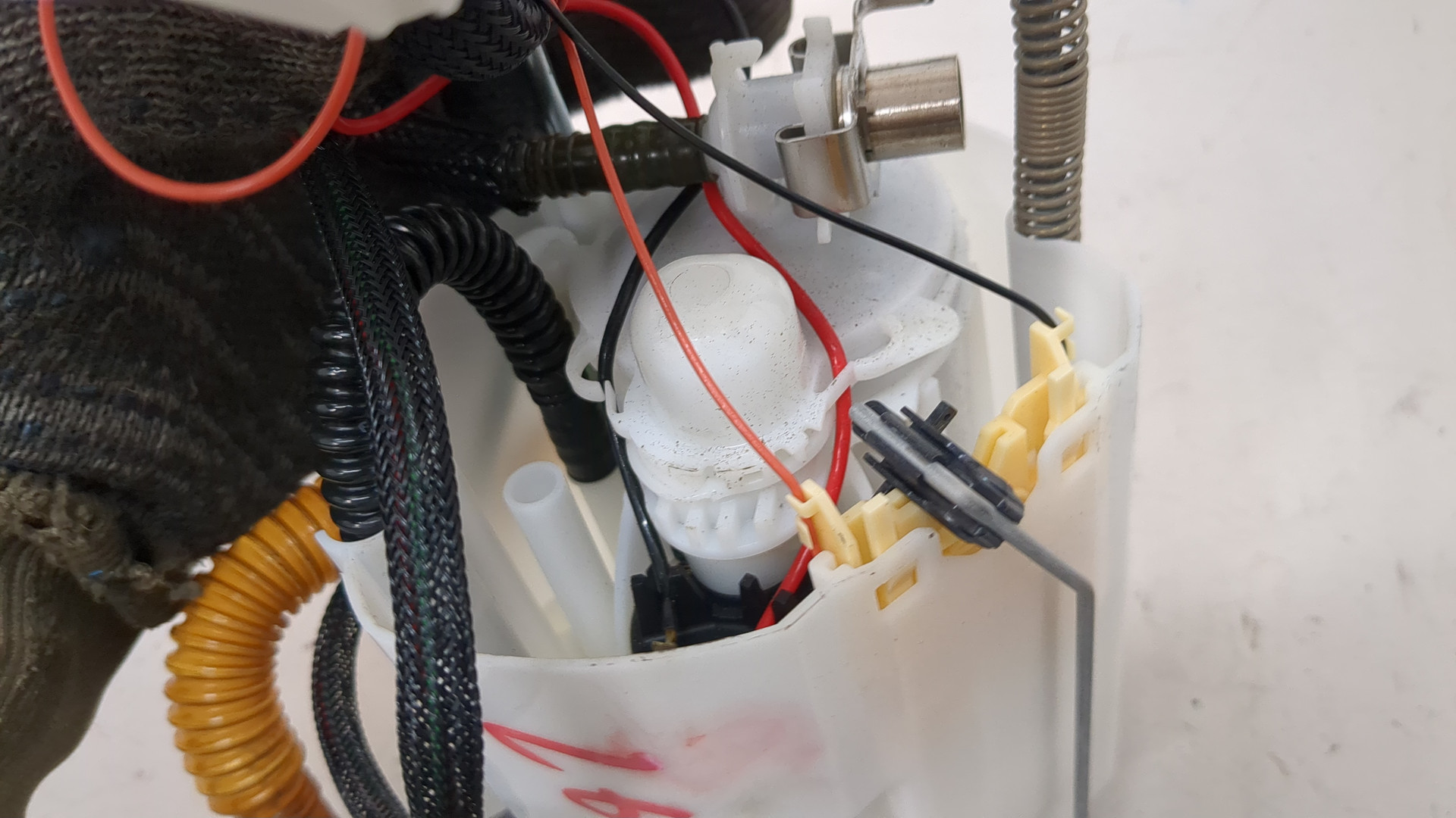 Насос топливный электрический