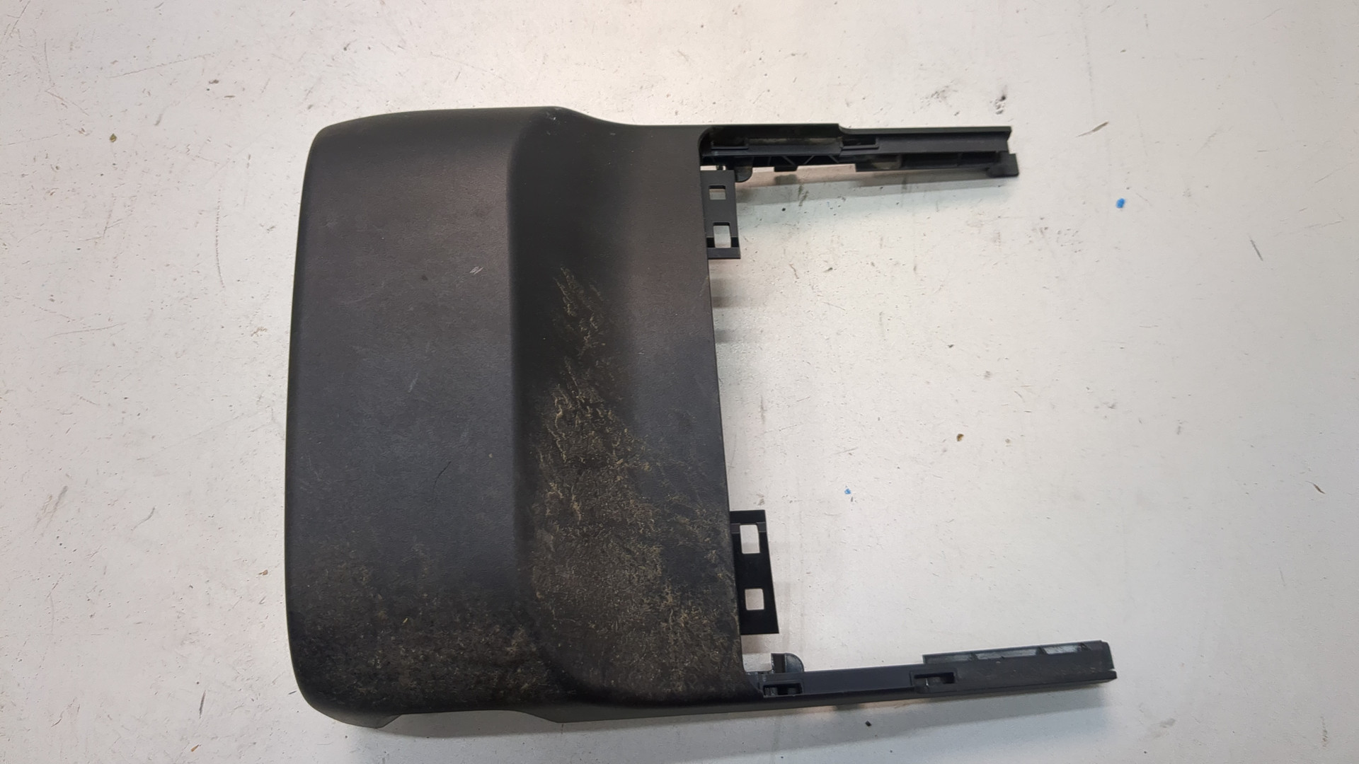 Кожух рулевой колонки