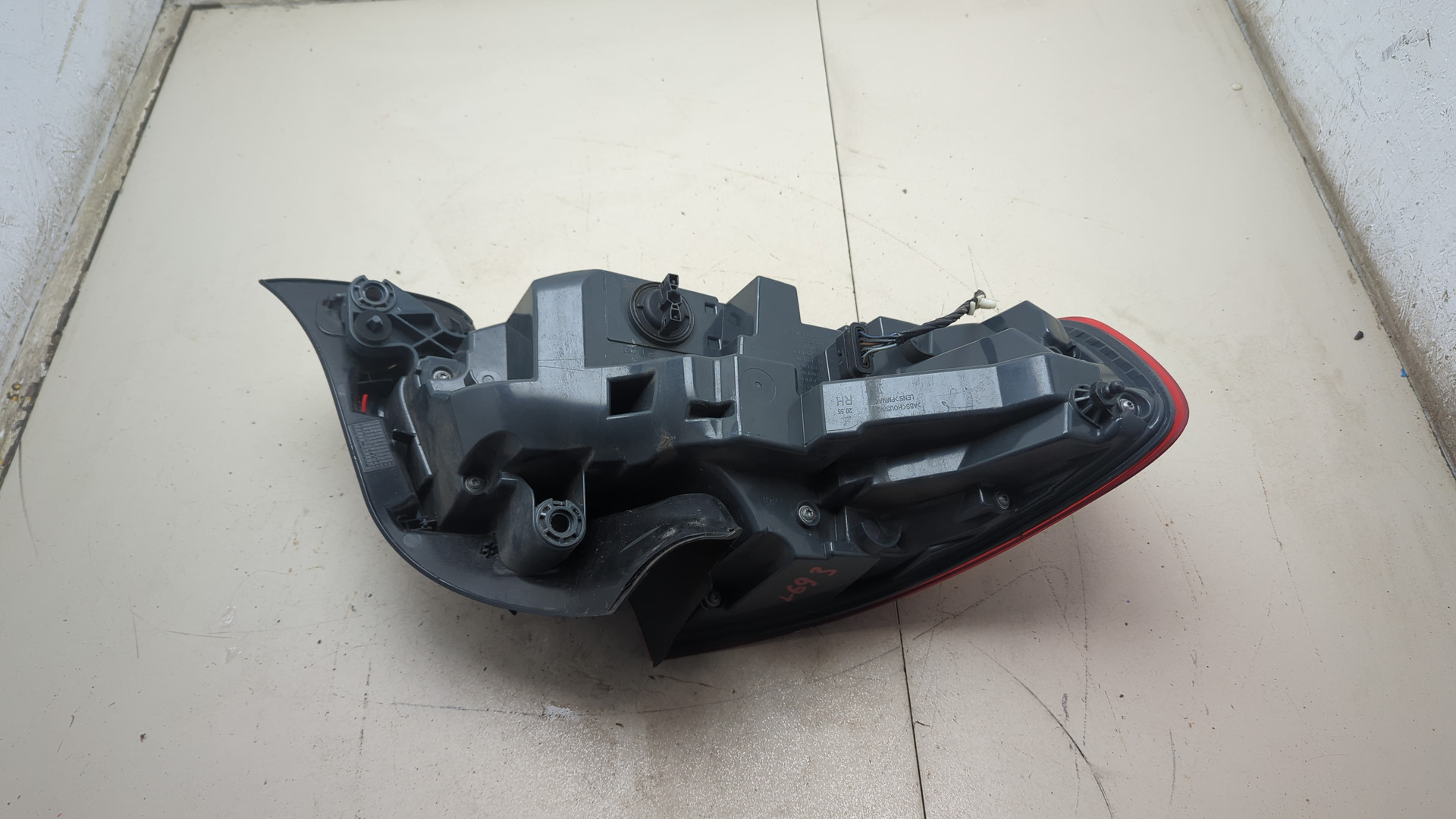 Фонарь задний правый