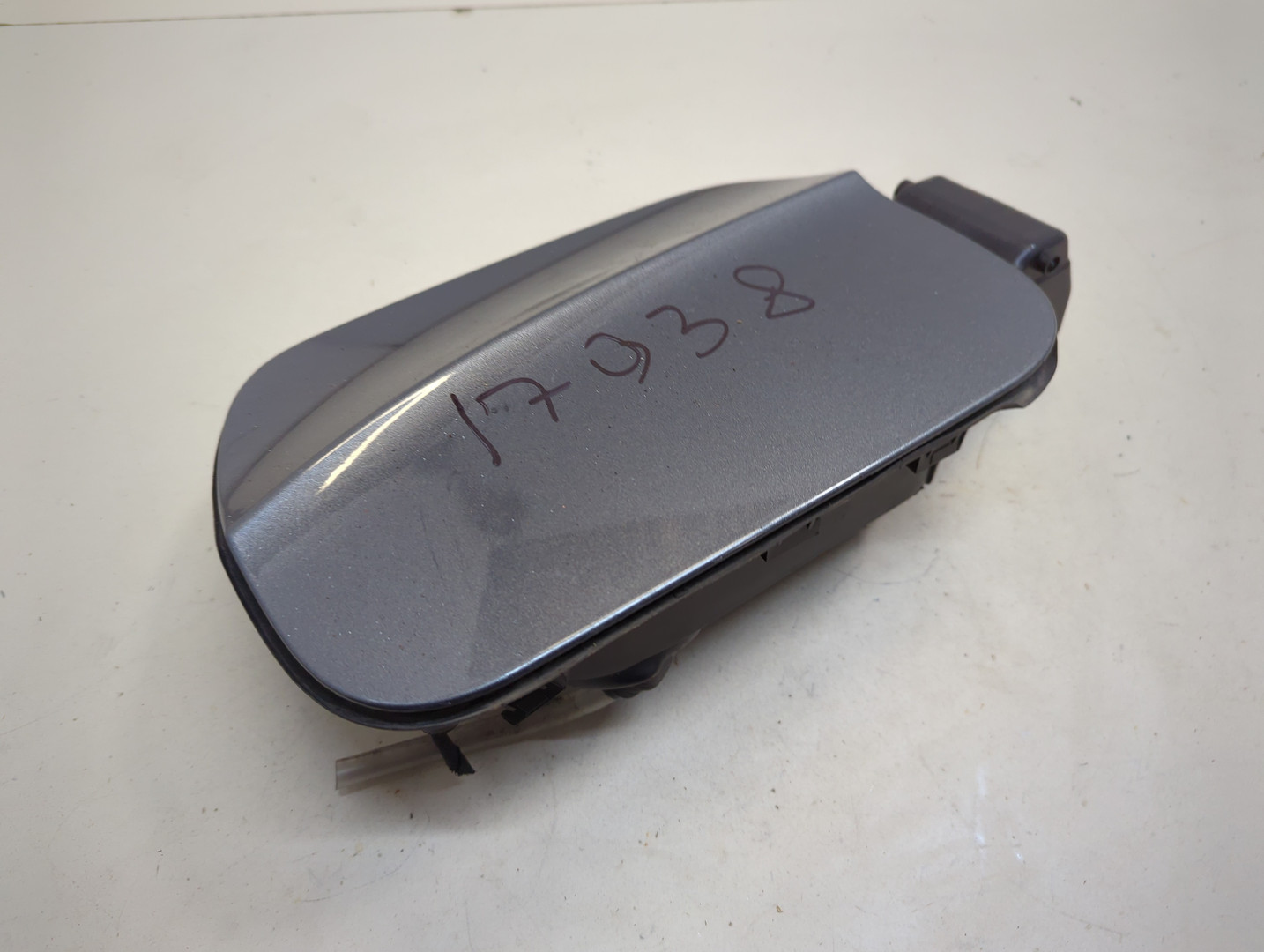 Лючок бензобака