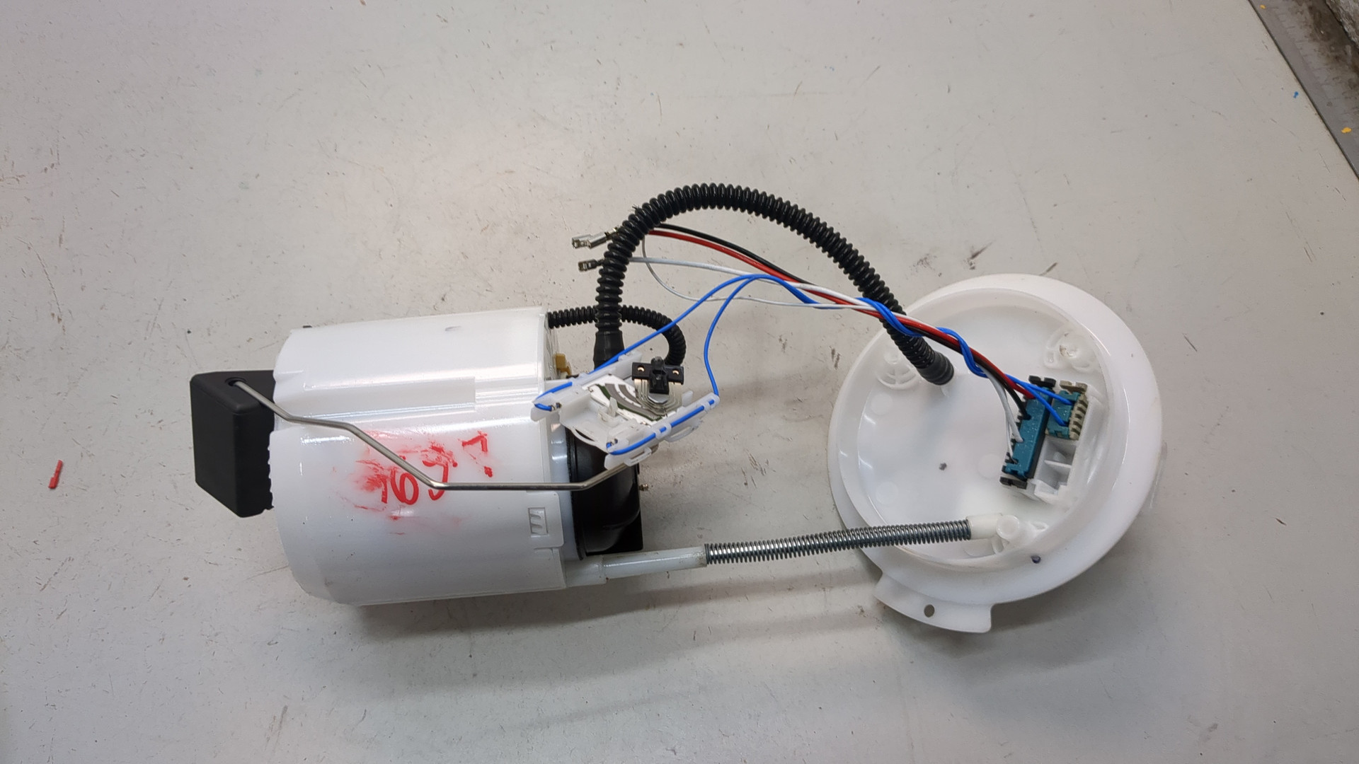 Насос топливный электрический