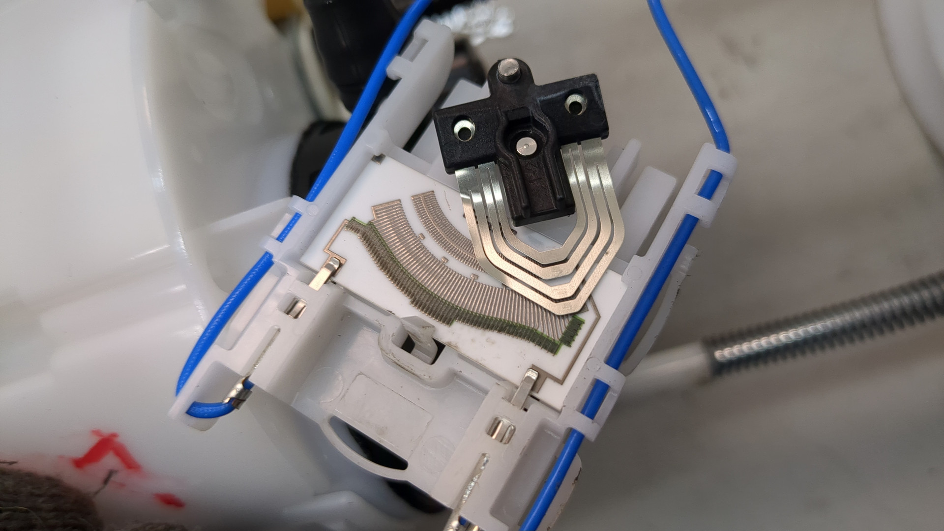 Насос топливный электрический