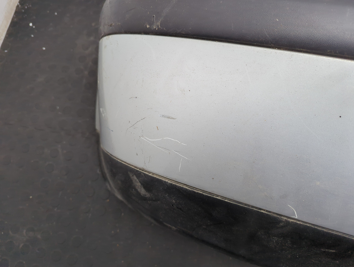 Бампер задний