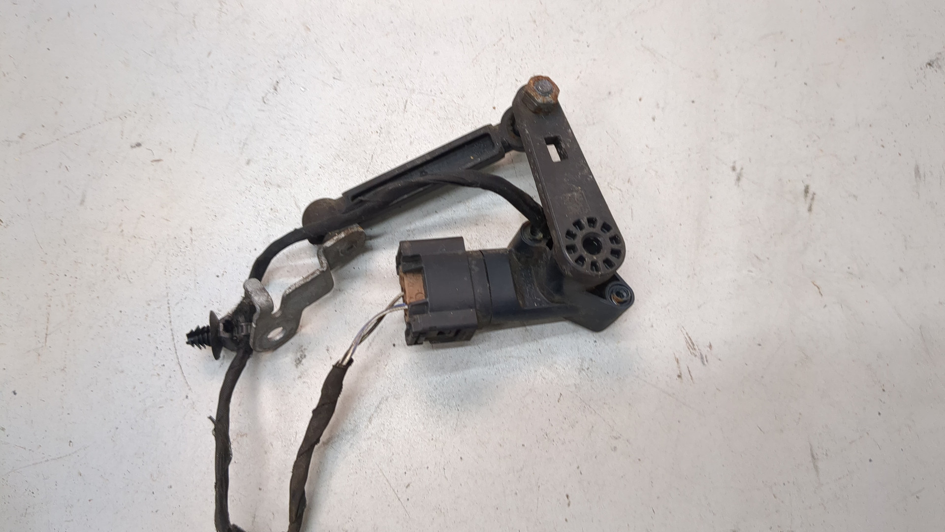 Датчик регулировки дорож. просвета