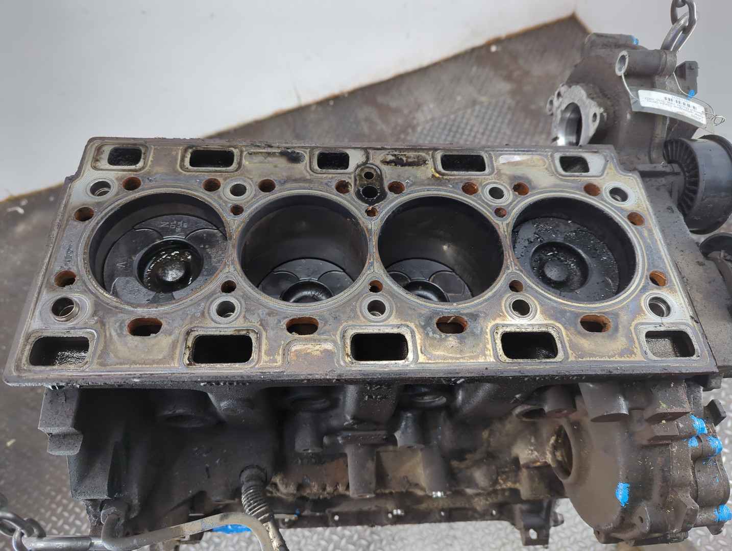 Блок двигателя