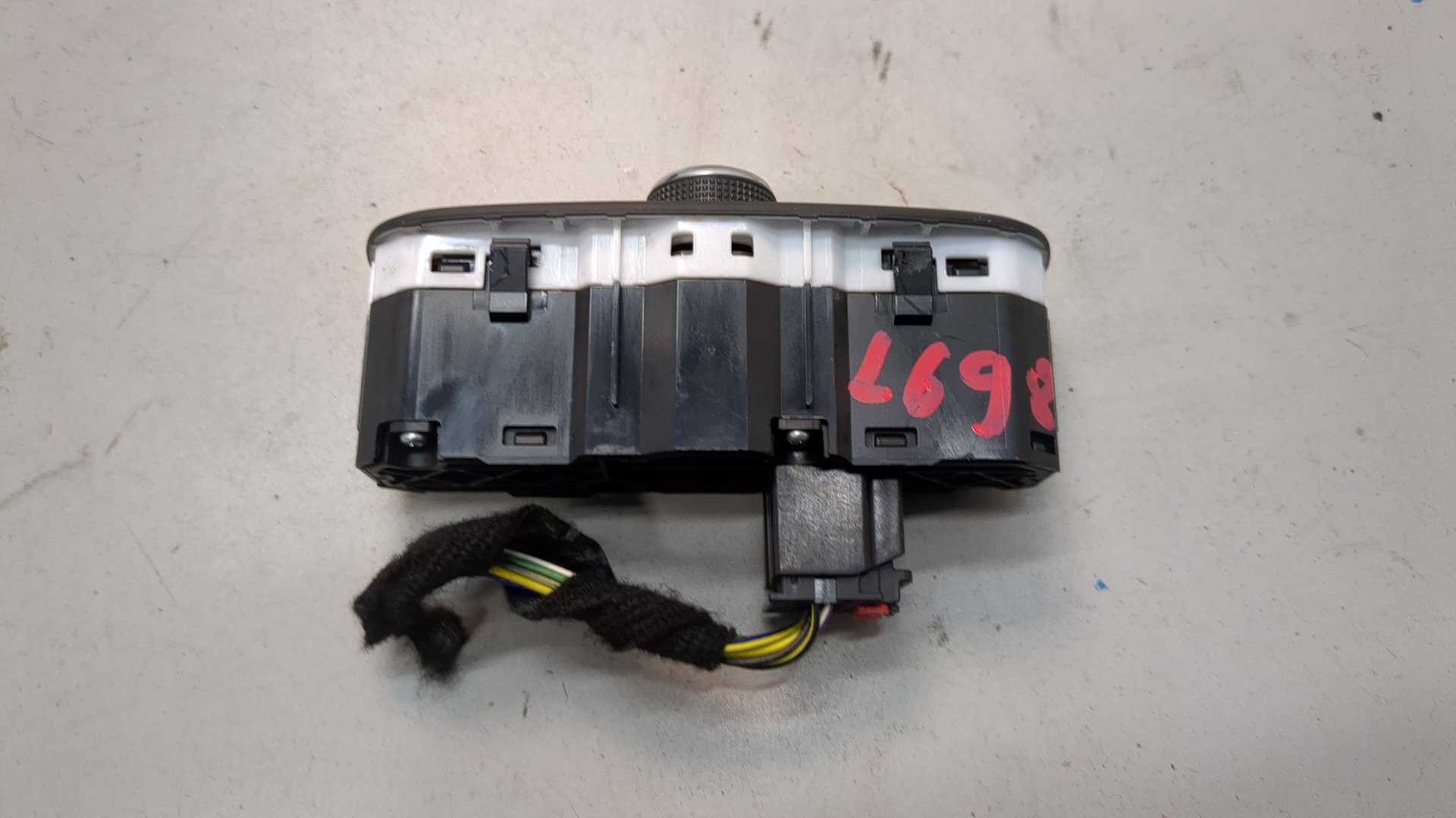 Переключатель света фар