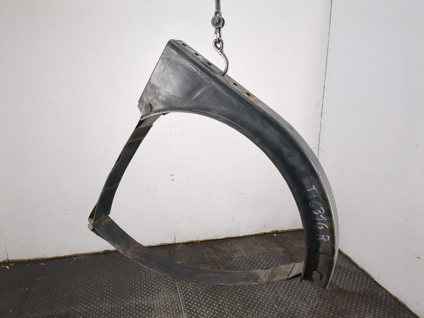 Лента крепления бензобака