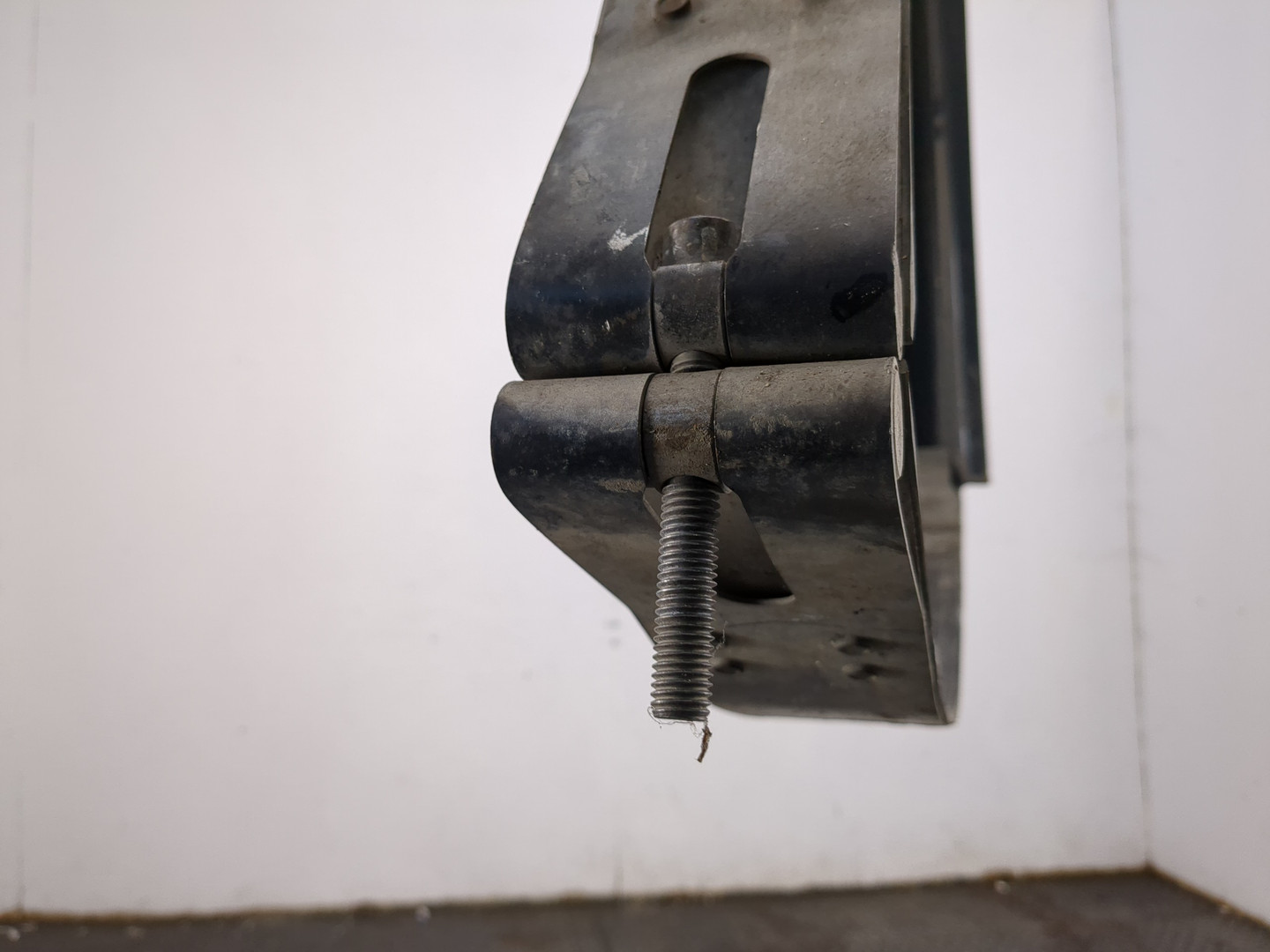 Лента крепления бензобака