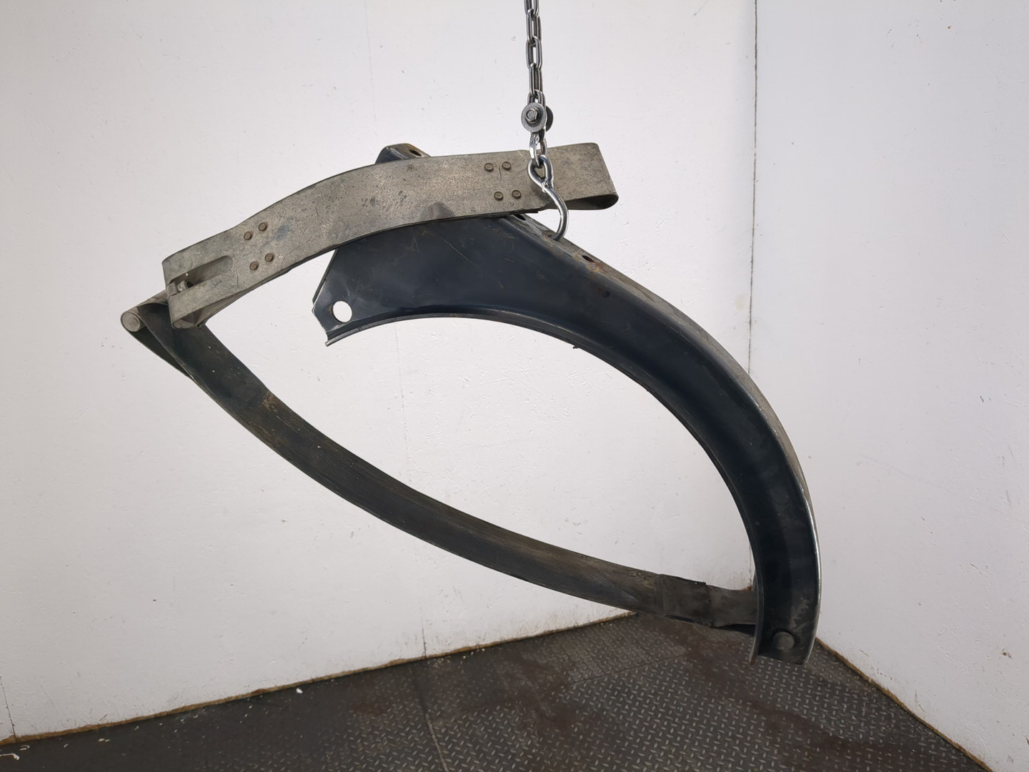 Лента крепления бензобака