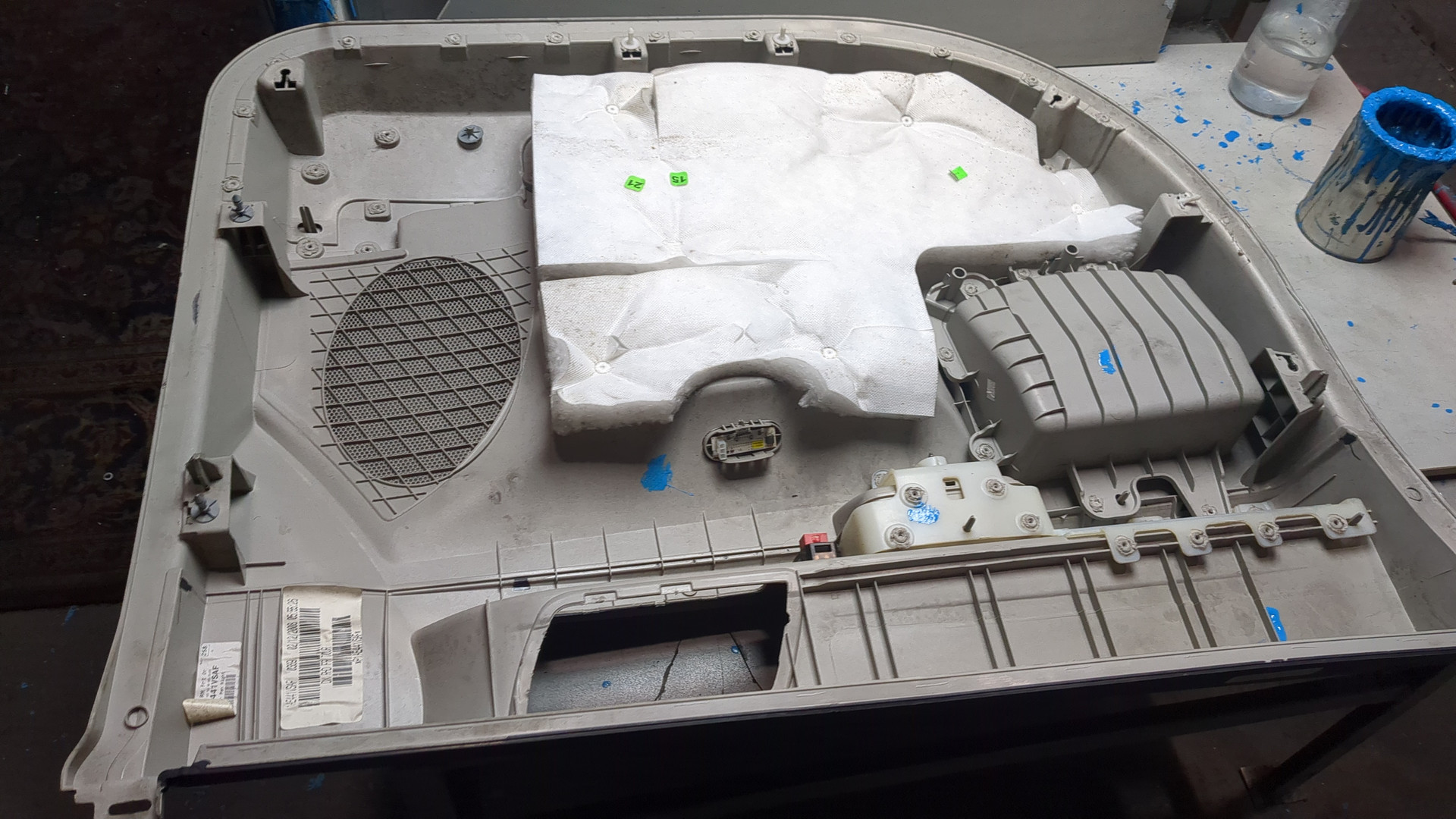 Обшивка двери передней правой