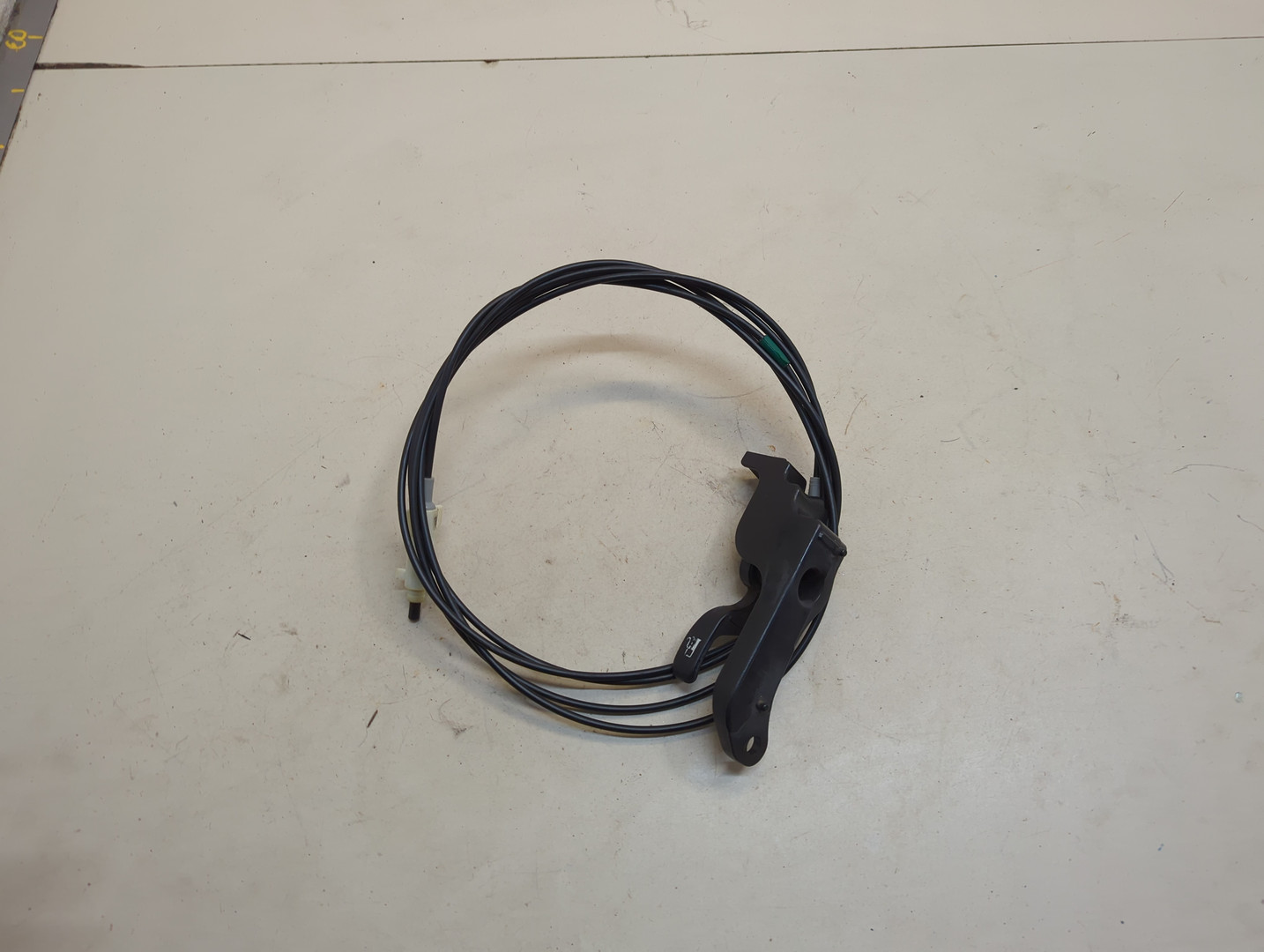 Ручка открывания лючка бензобака