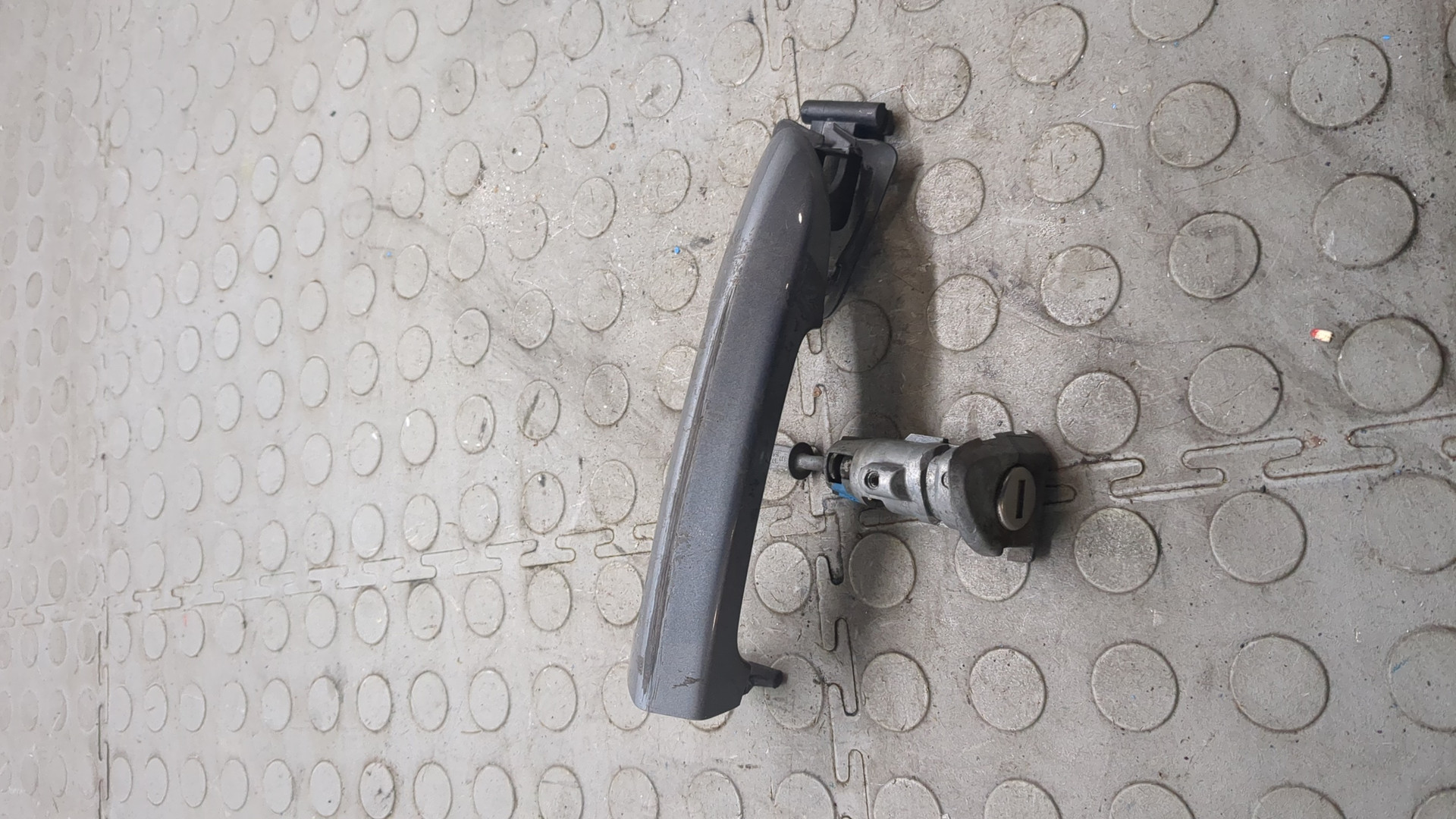 Ручка двери наружная