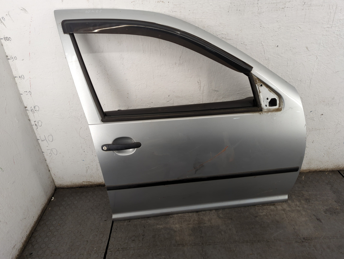 Дверь передняя правая