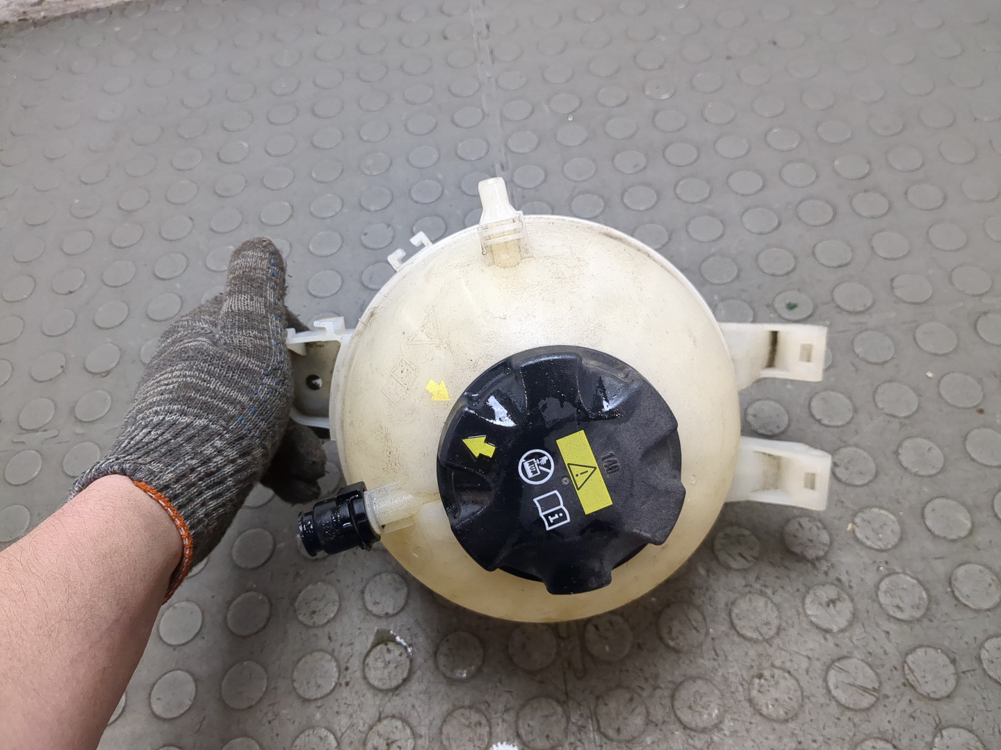 Бачок расширительный