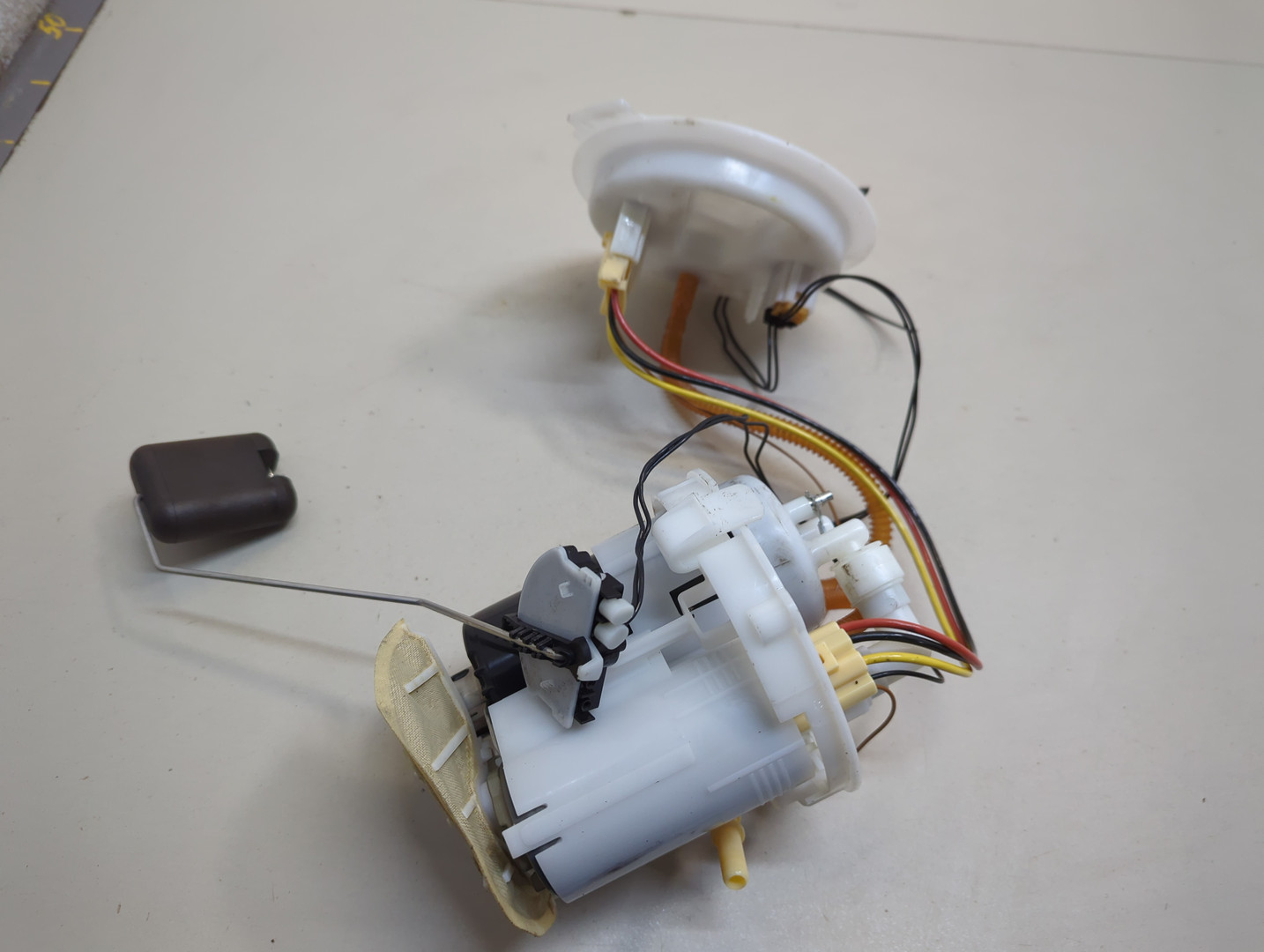 Насос топливный электрический