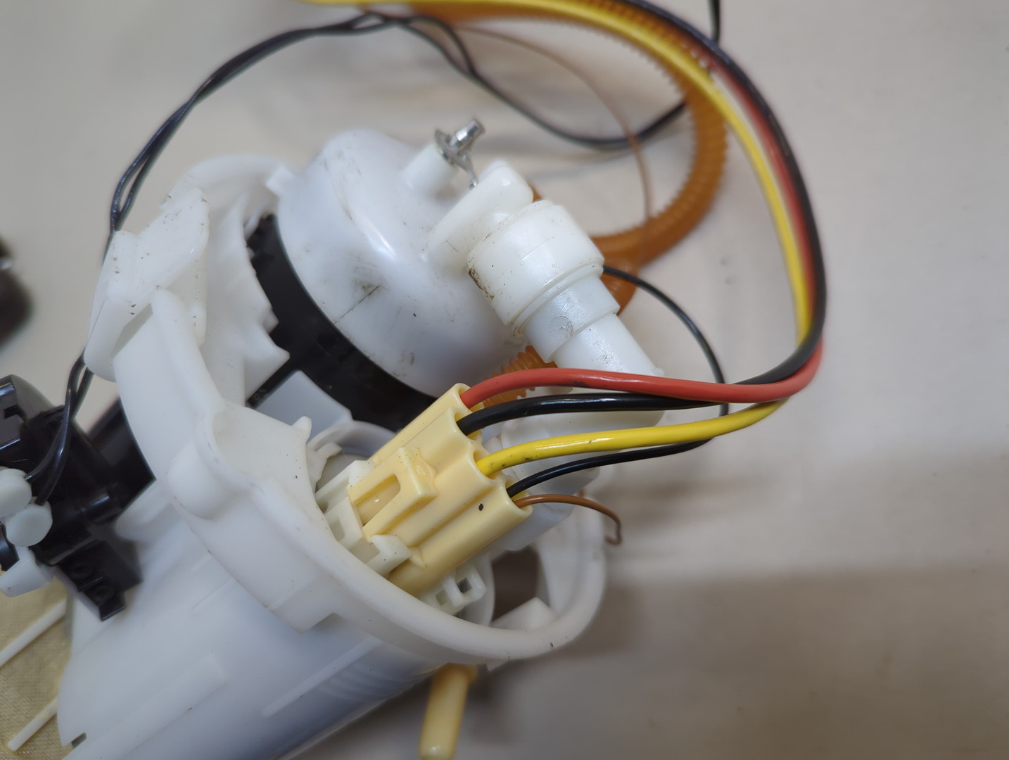 Насос топливный электрический